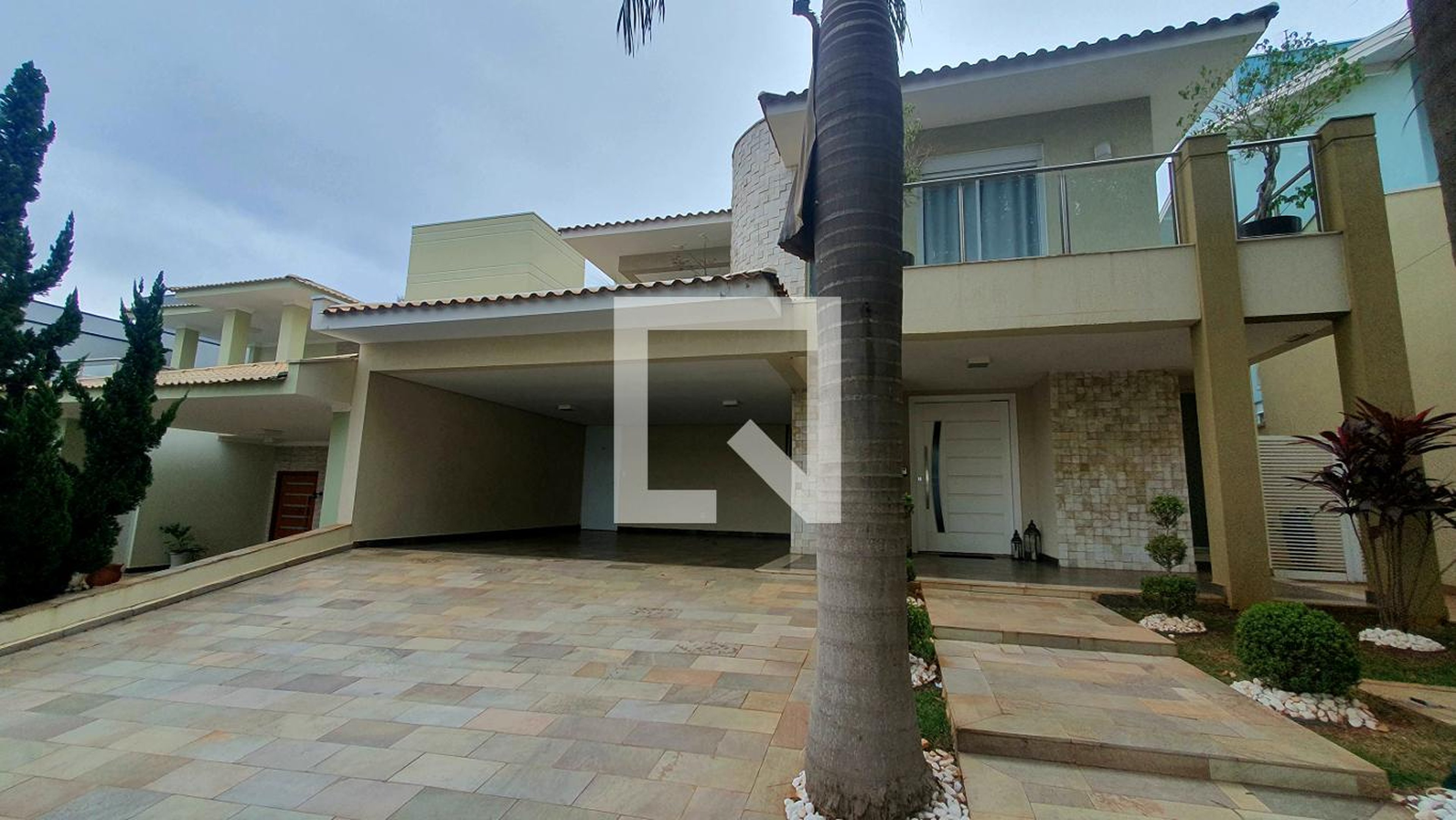 Fachada Condomínio em Rua Iolanda Tiziani Pazetti, 112