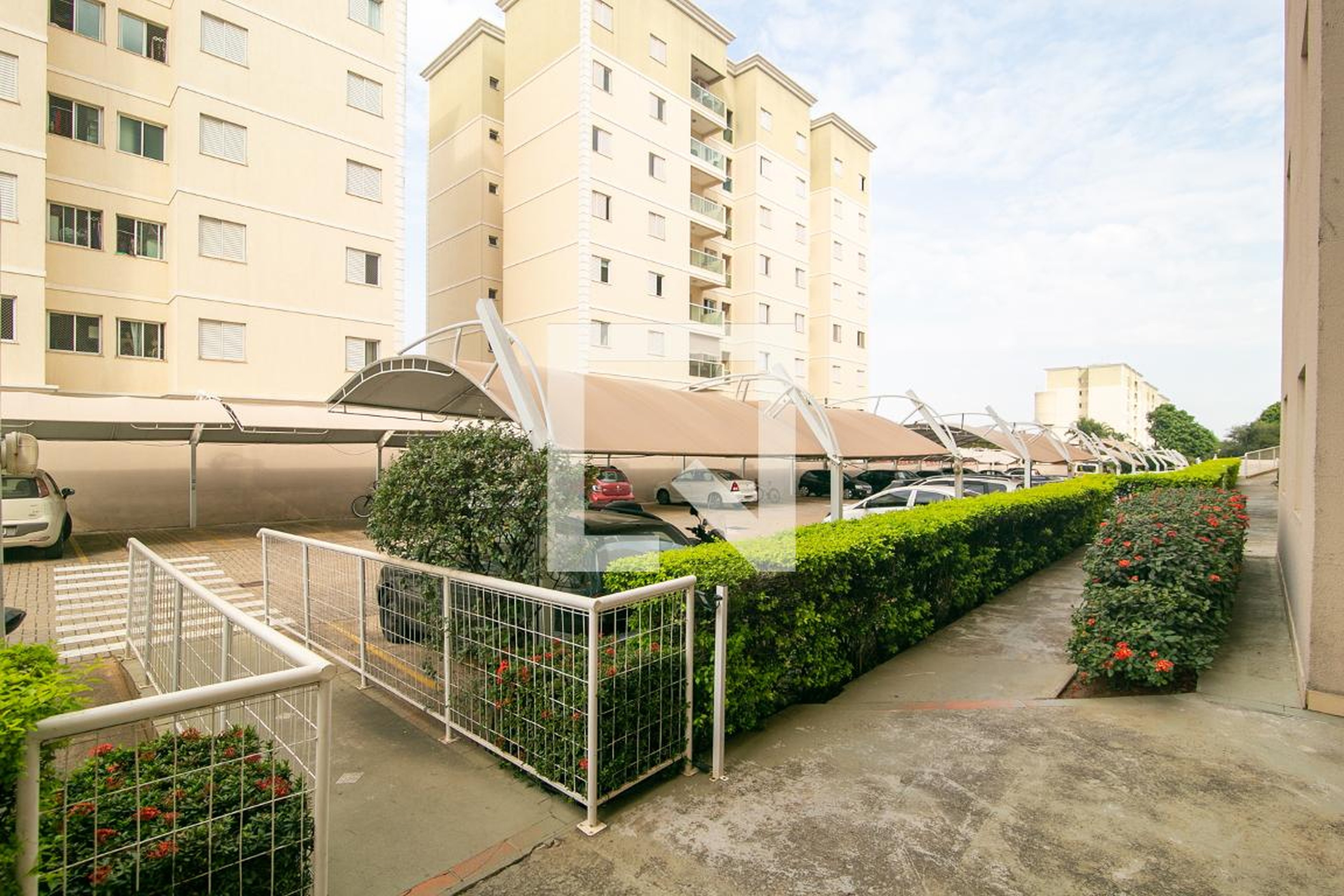 Estacionamento - Residencial Vando