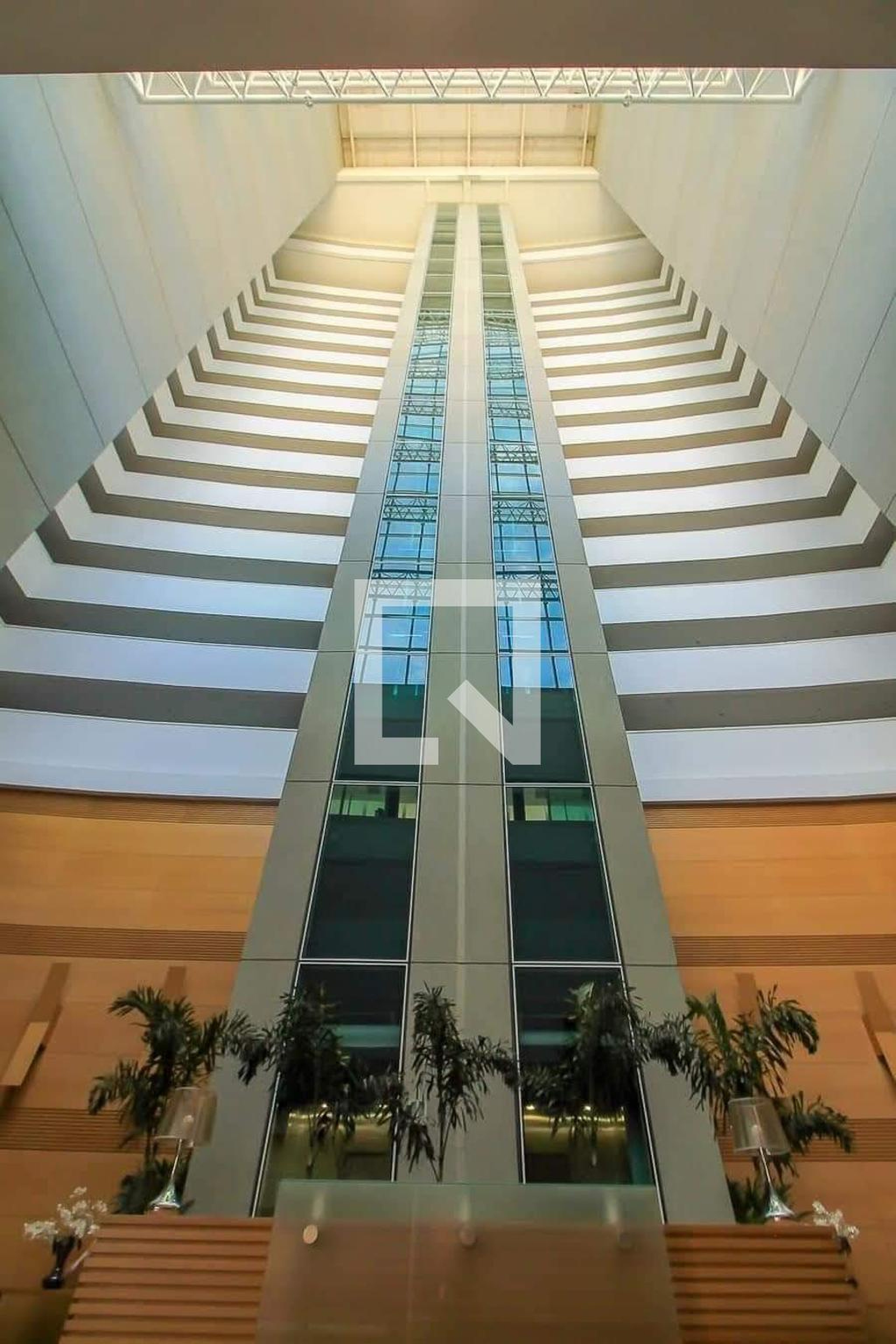 Elevador Condomínio em Rua Valdir Antônio Lopes, 221