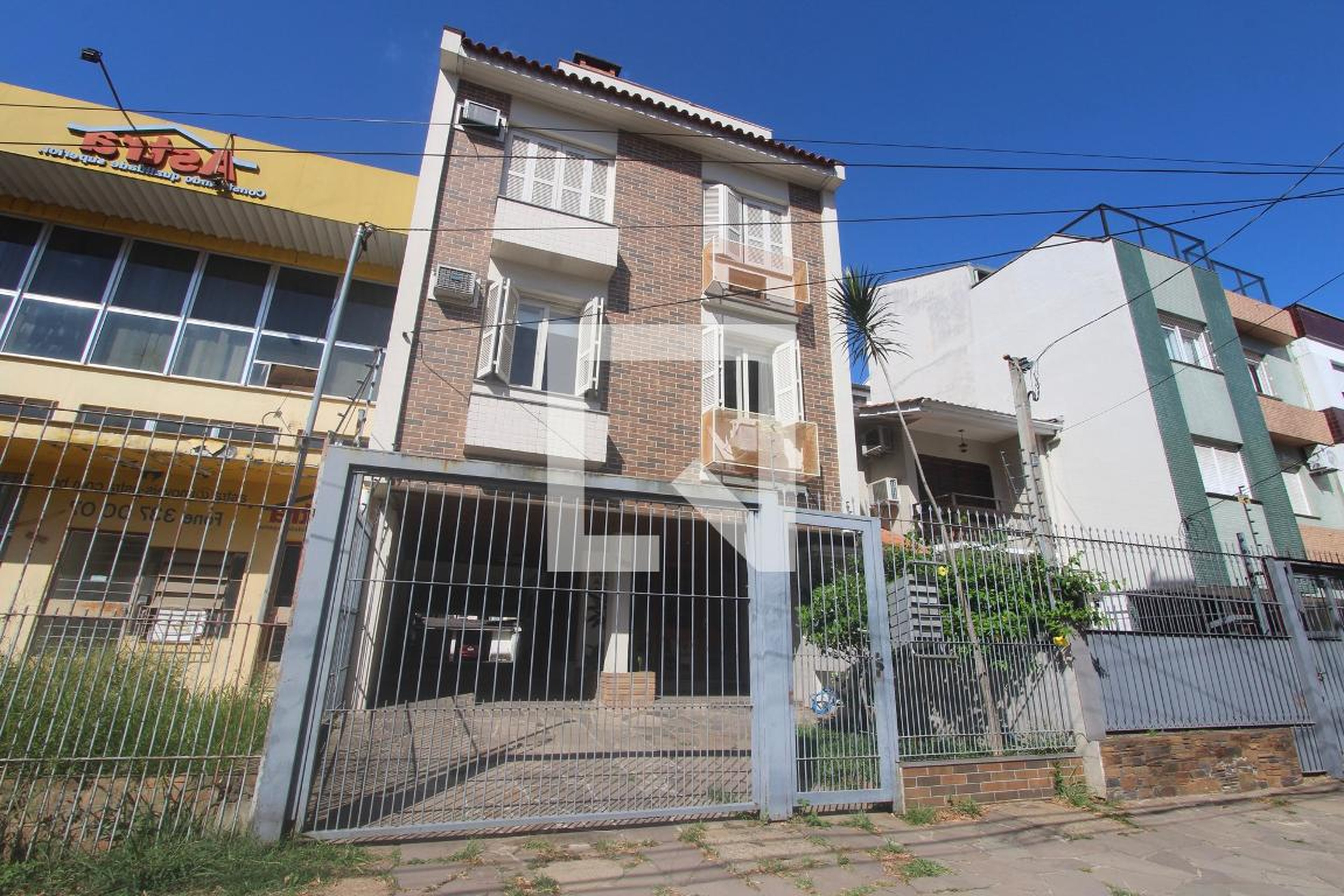 Fachada Condomínio em Rua Coronel Feijó, 559