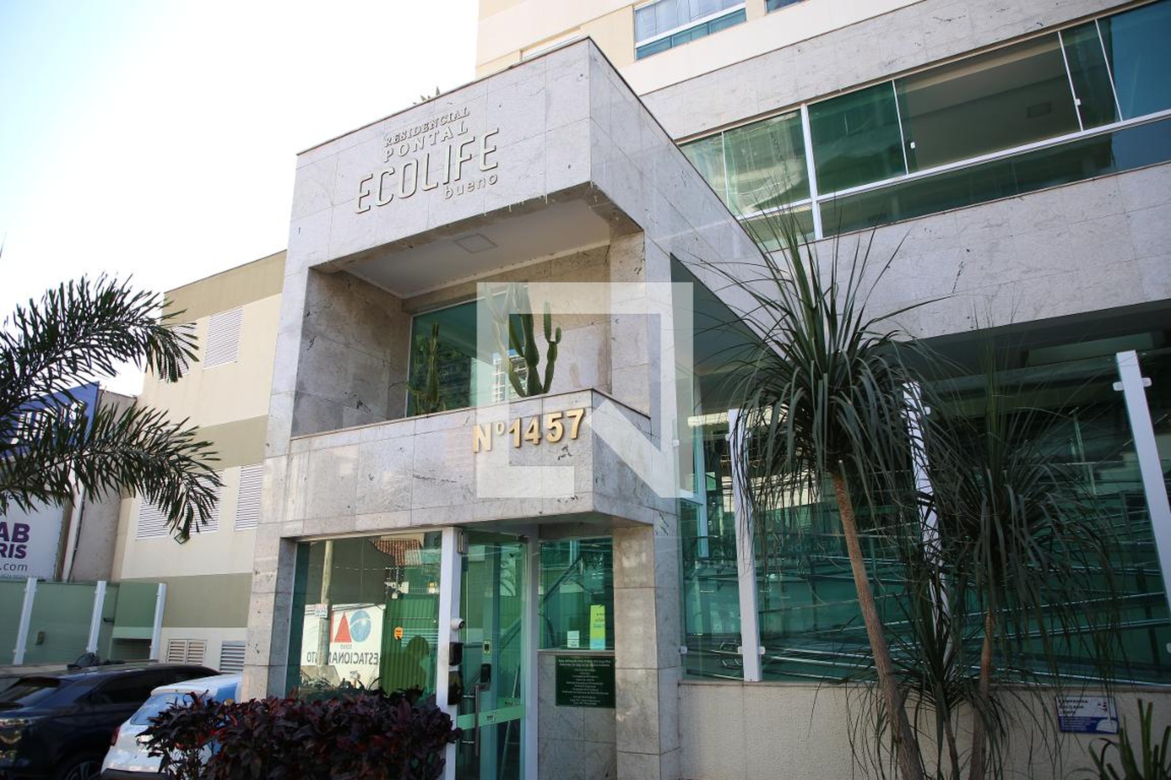 Fachada Condomínio em Rua T 28, 1457