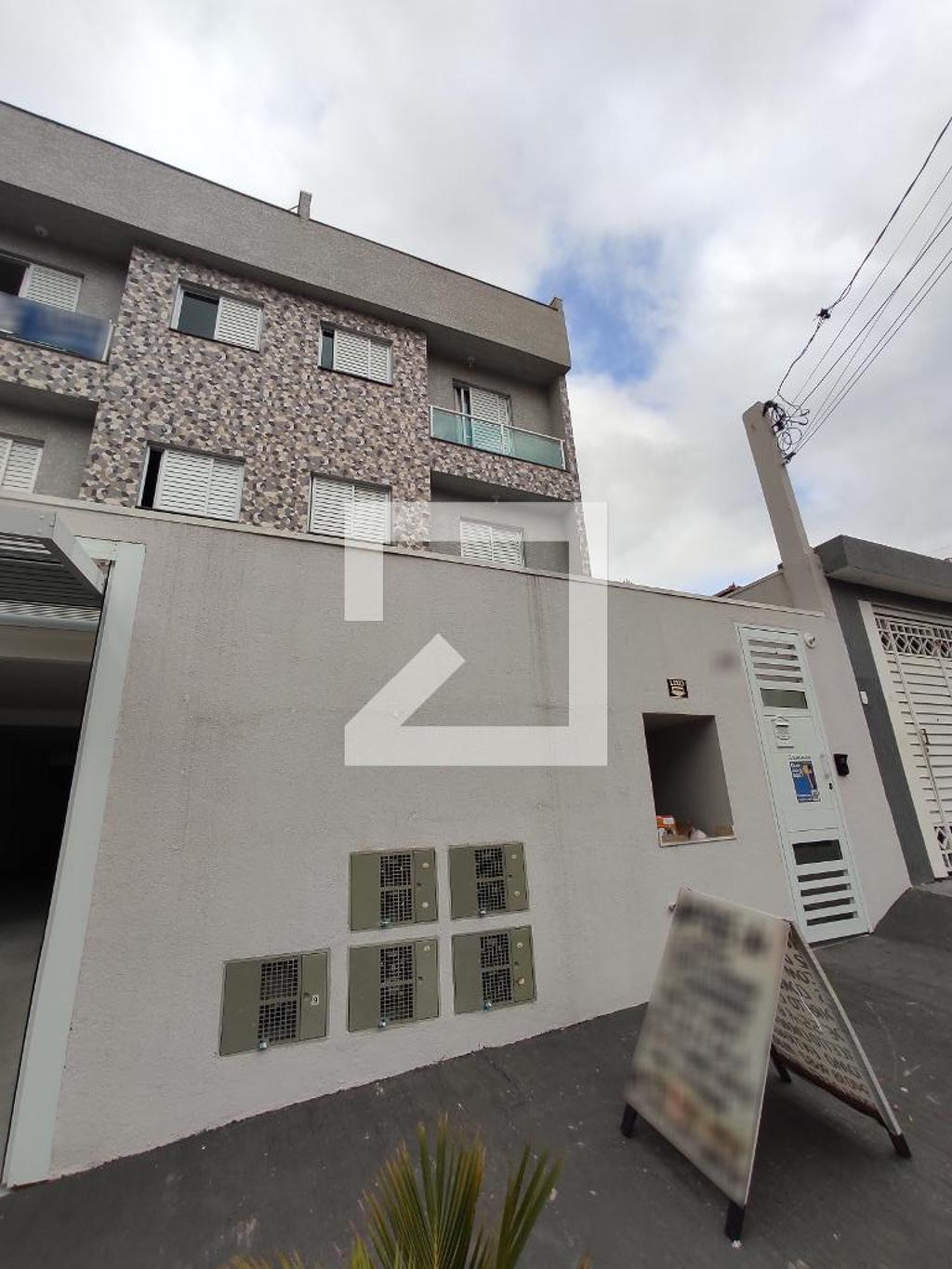 Fachada Condomínio em Rua Francisco Lisboa, 276