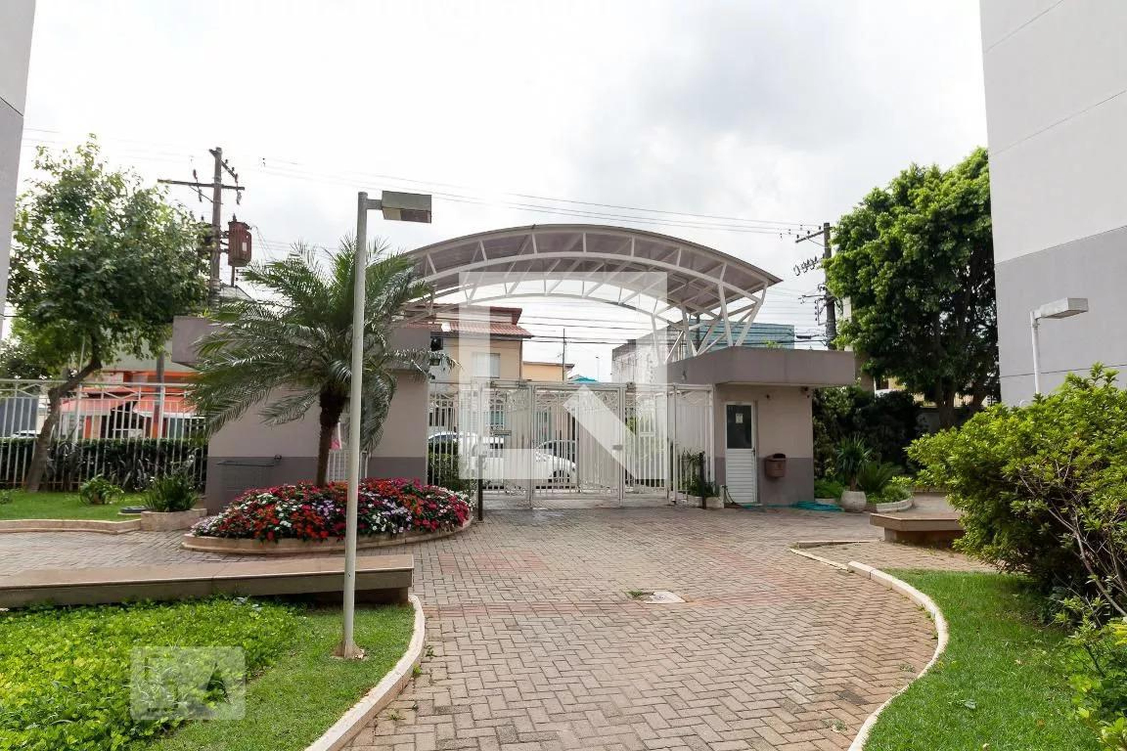 Portaria Condomínio em Rua Endres, 943