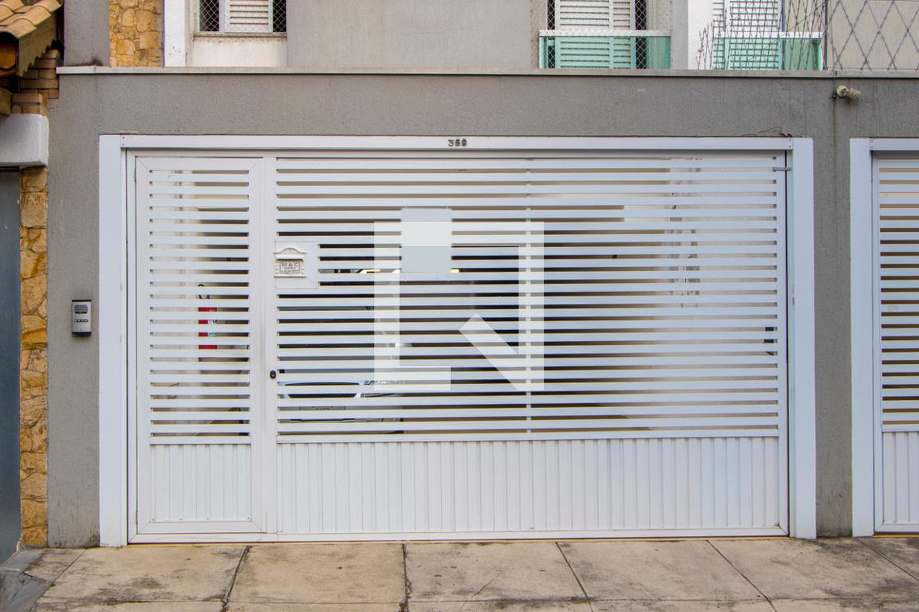 Fachada Condomínio em Rua Ana Jarvis, 359