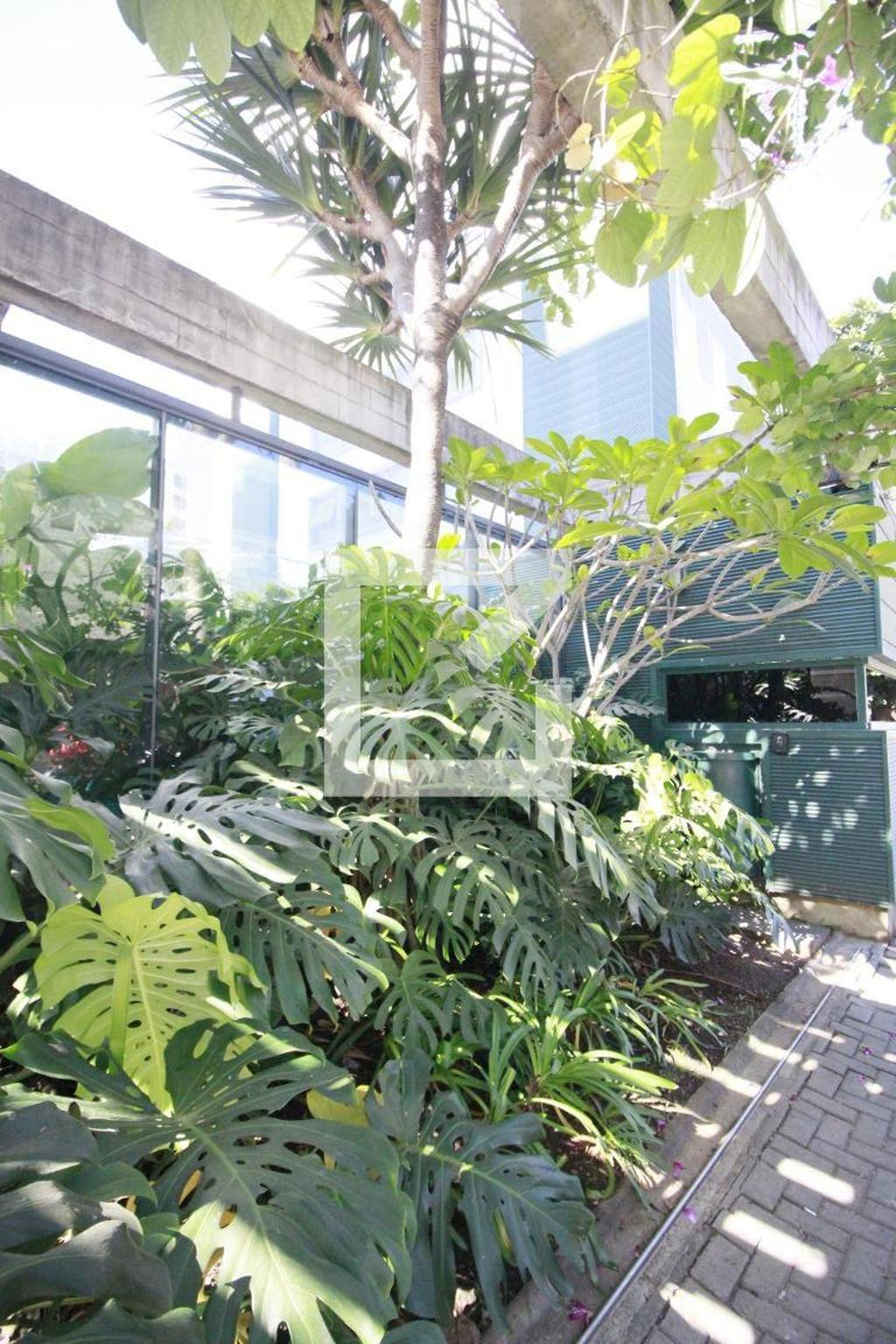 Fachada Condomínio em Rua Aleixo Garcia, 103