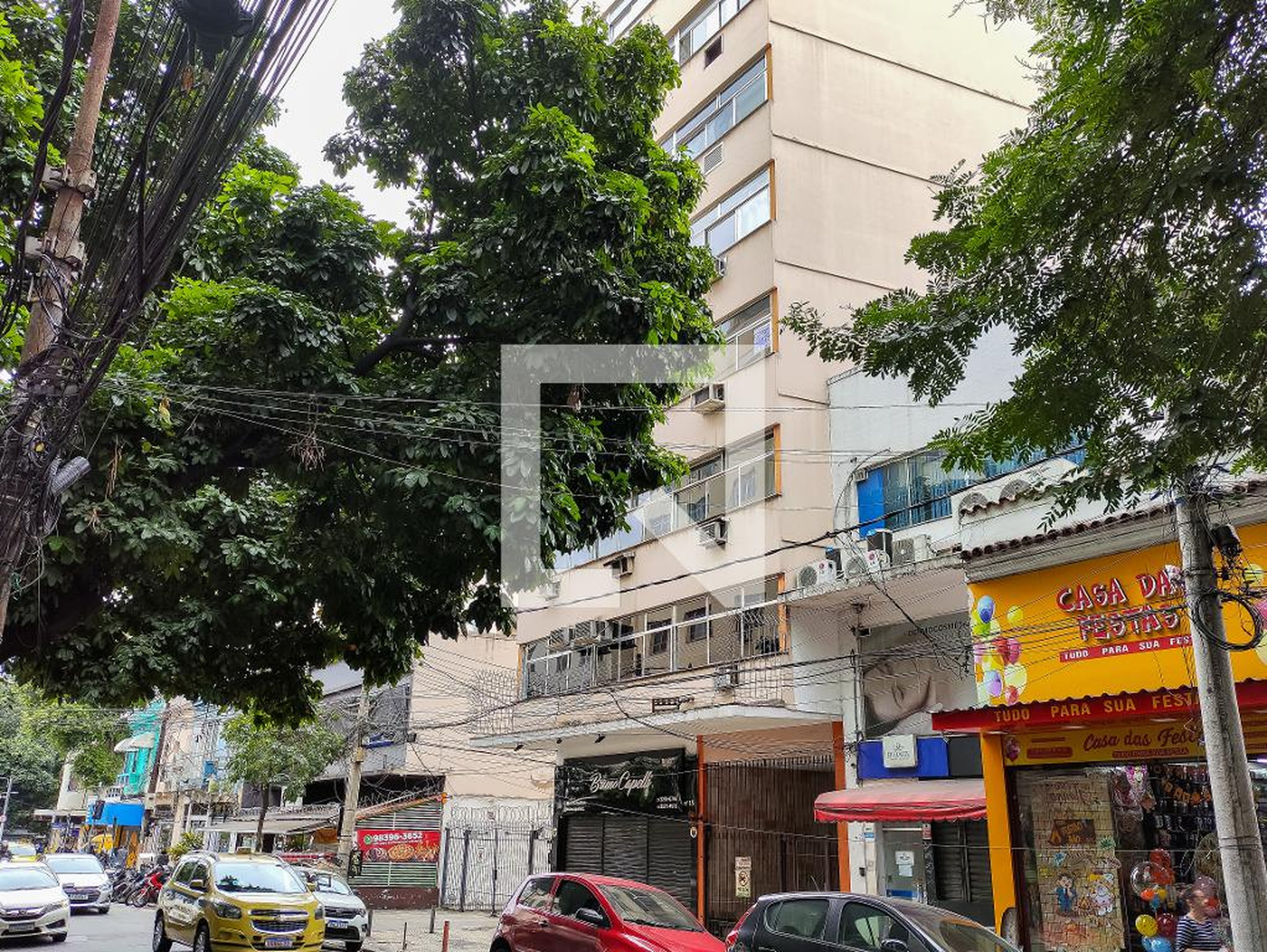 Fachada do Prédio Condomínio em Rua Desembargador Izidro, 15