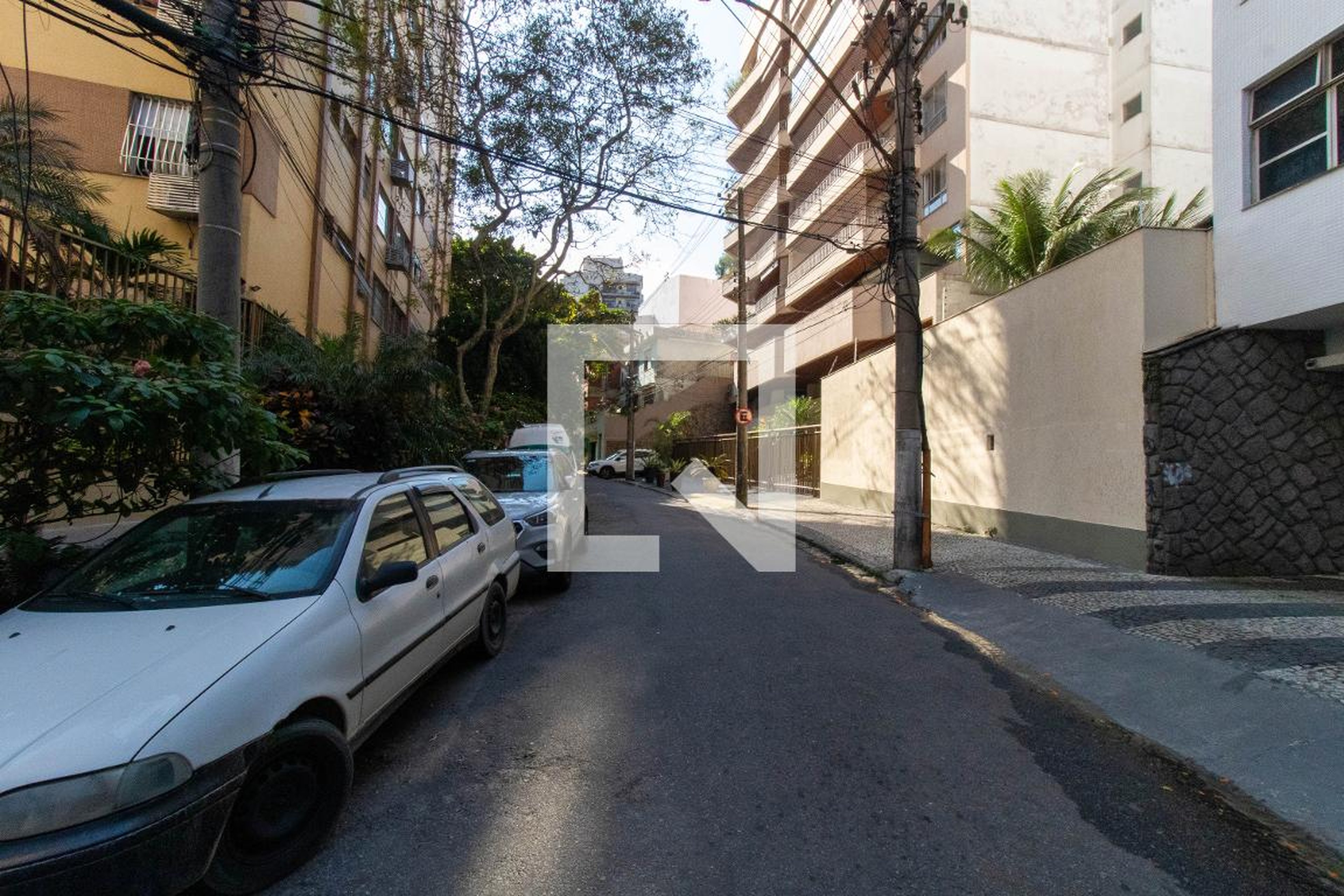 Fachada Condomínio em Rua Itapuca, 22