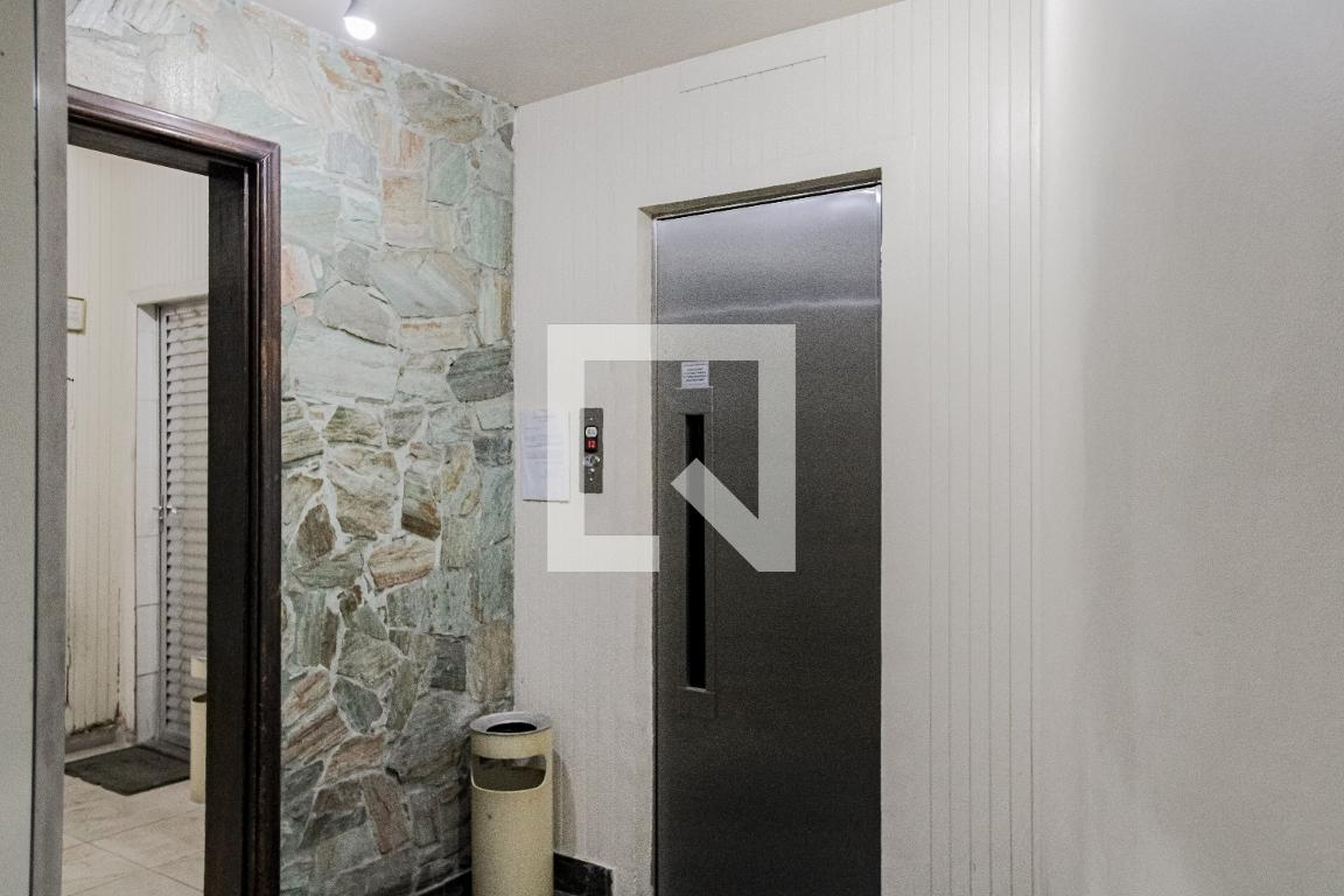 Elevador - Edifício Kansas