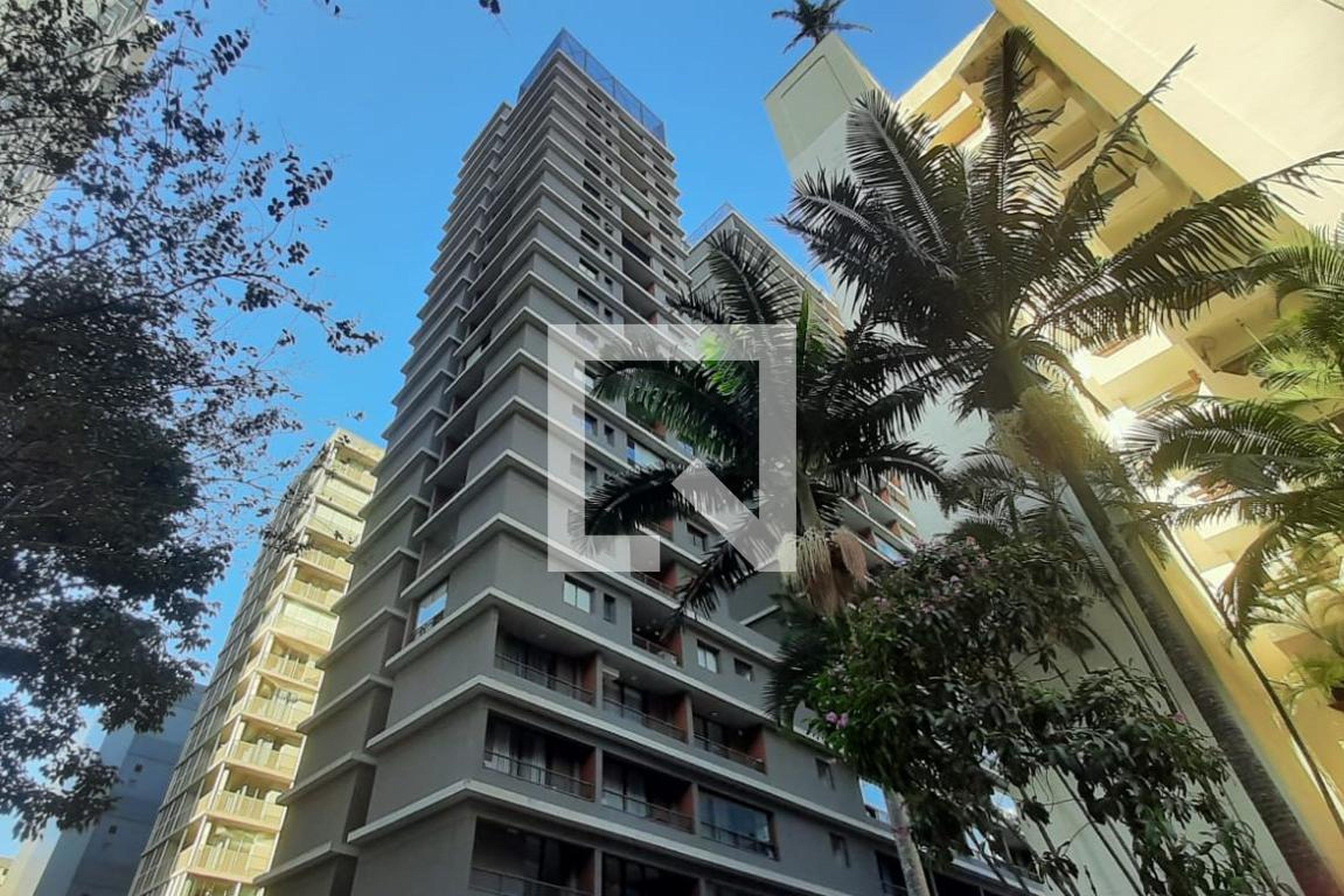 Fachada Condomínio em Rua Frei Caneca, 1712