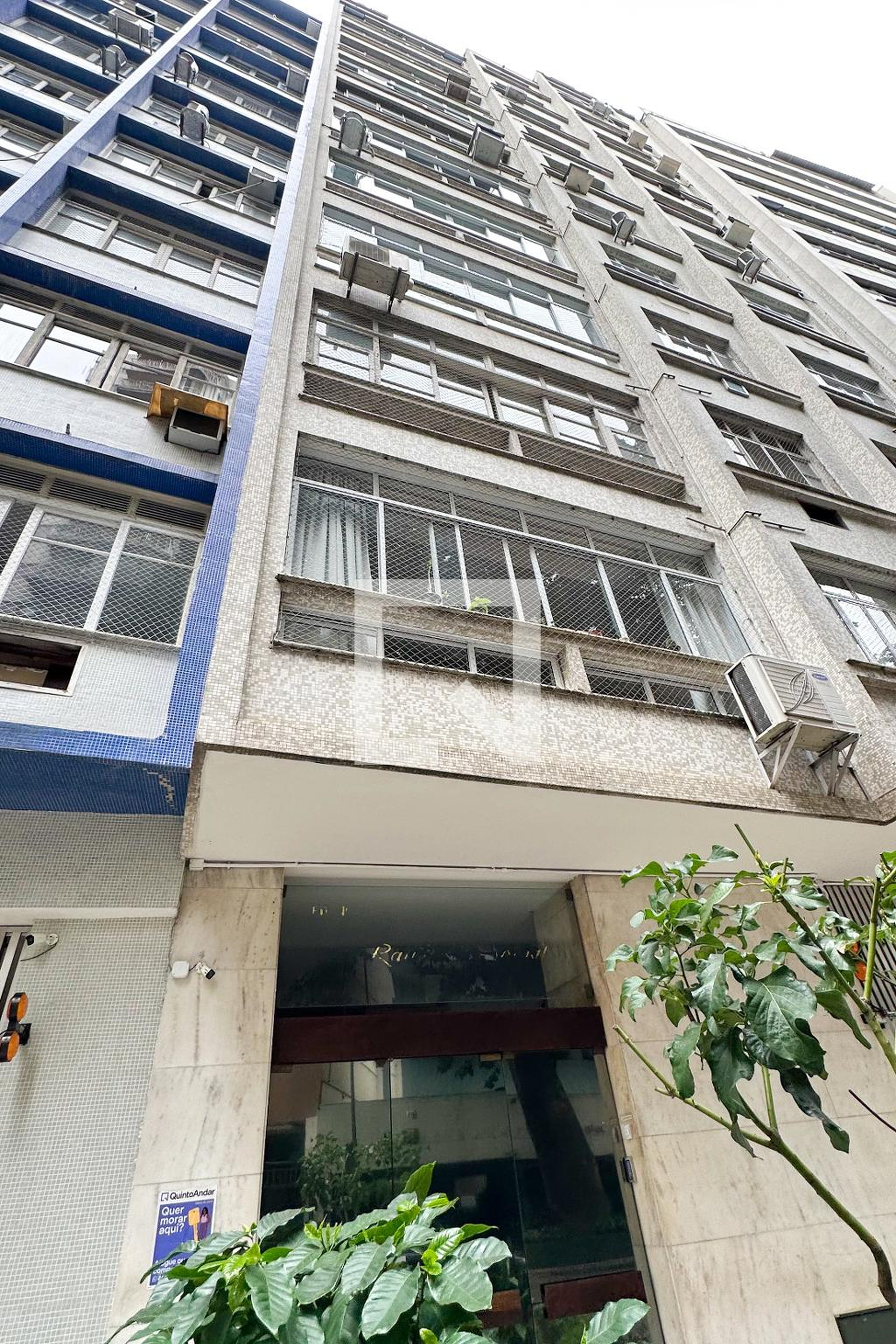 Fachada Condomínio em Rua Pompeu Loureiro, 79