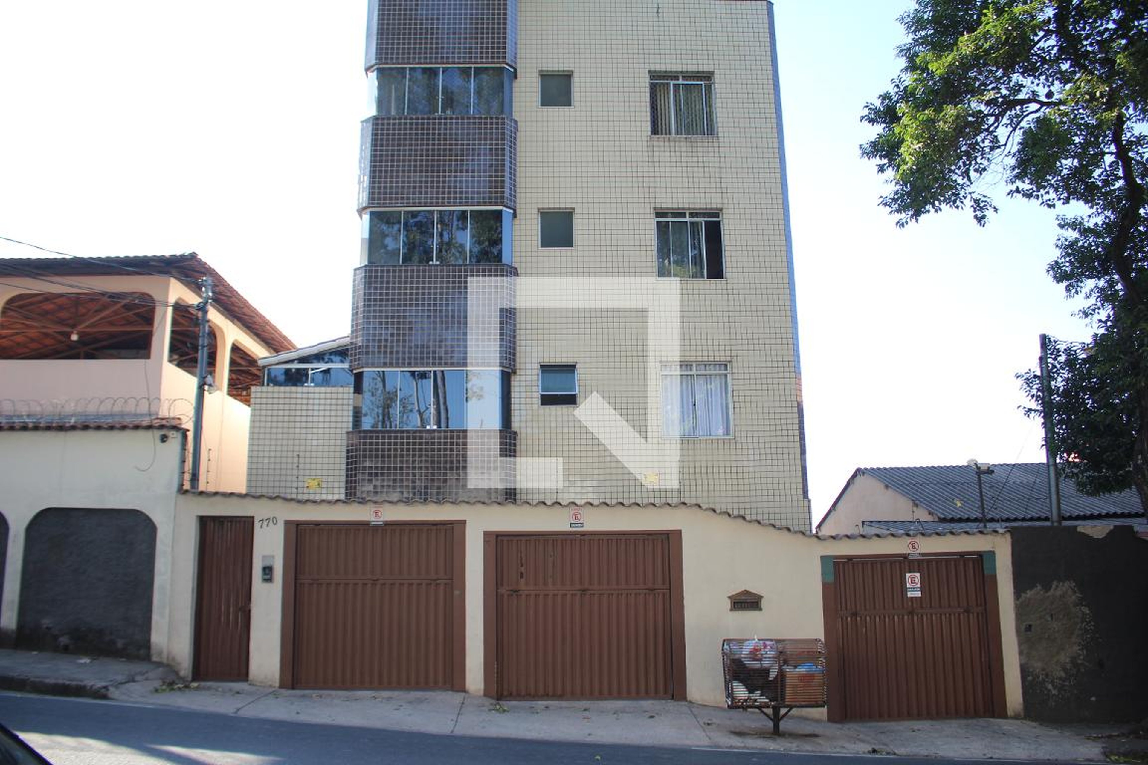 Fachada Condomínio em Rua Padre José Maria de Man, 770