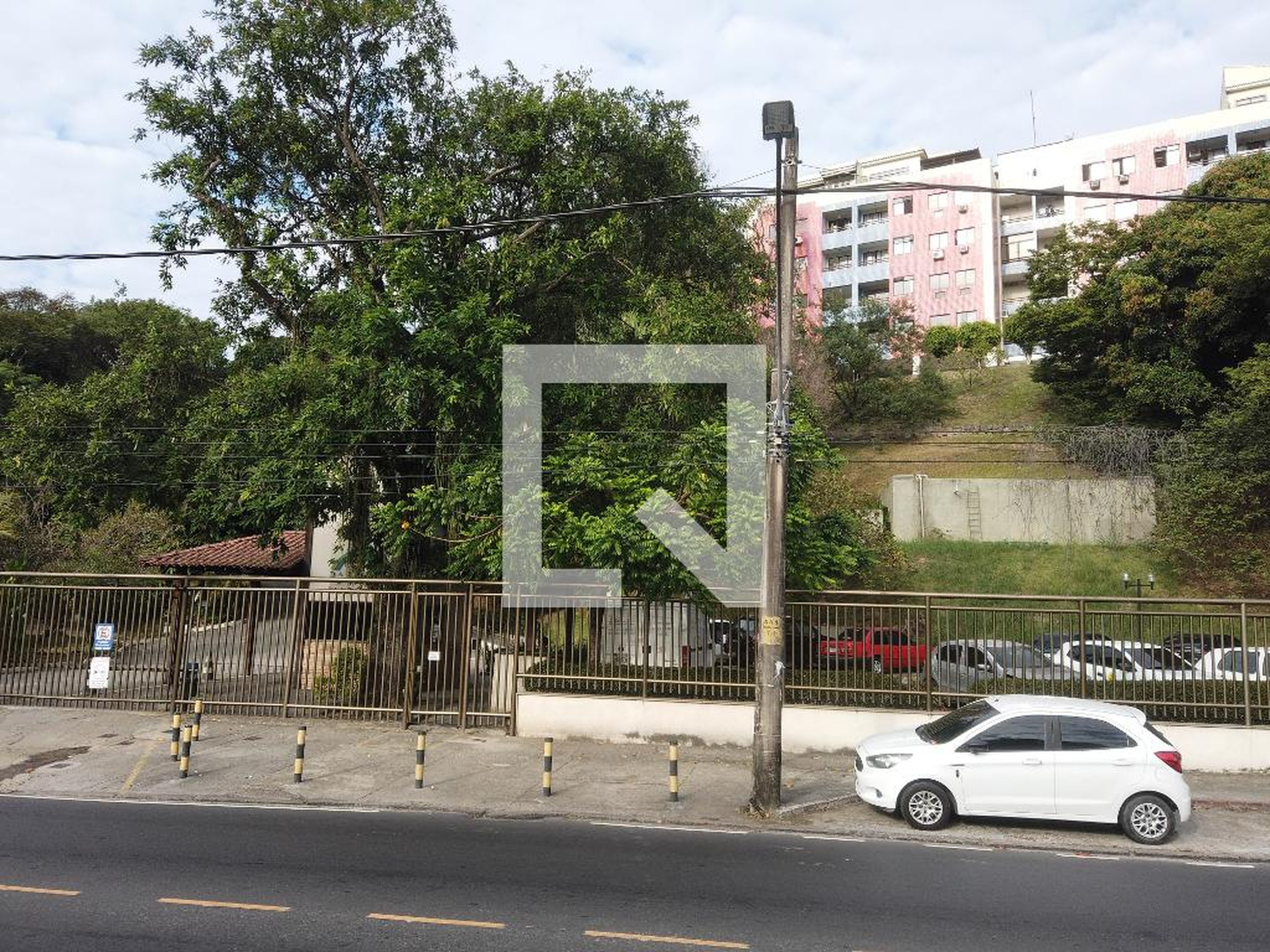 Fachada do Condomínio Condomínio Rainbow Park