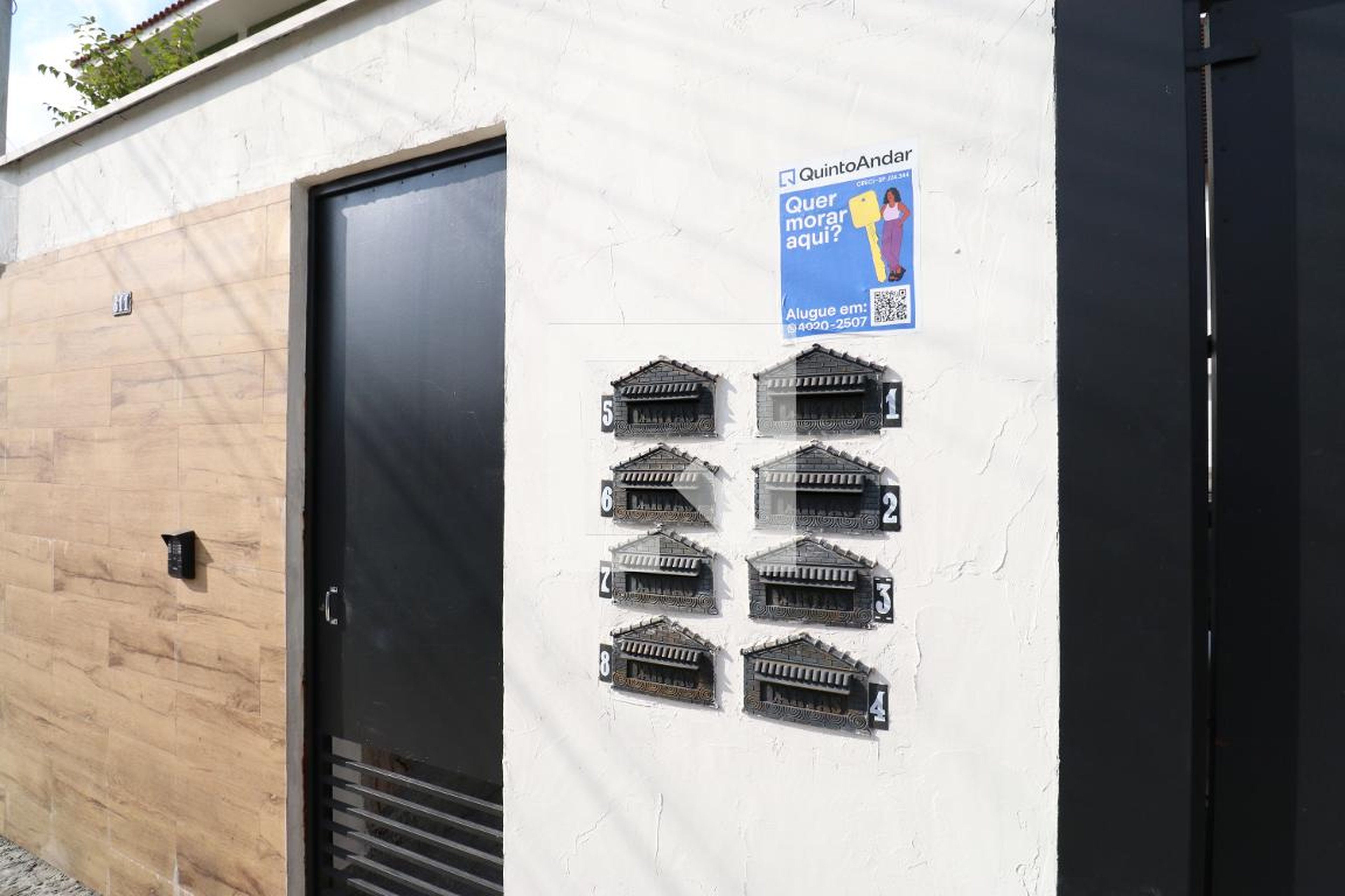 Fachada Condomínio em Rua Sepetiba, 611