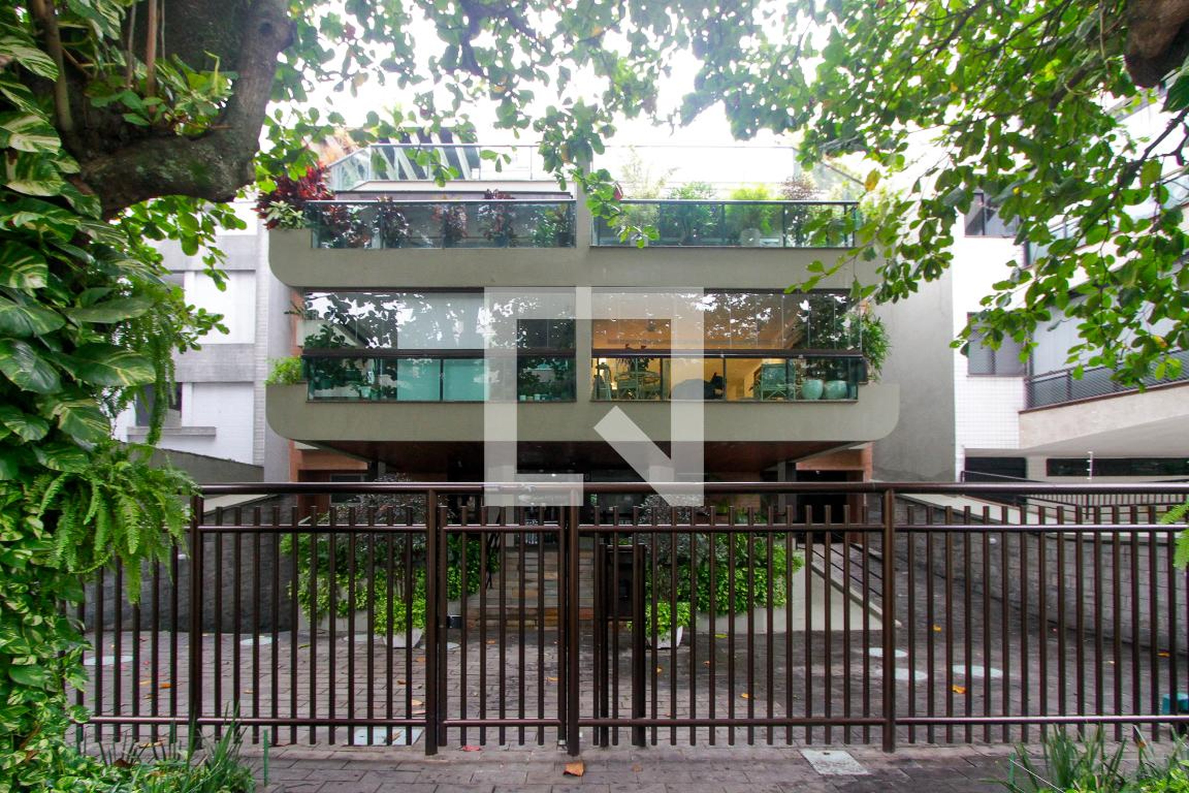 Fachada Condomínio em Rua John Kennedy, 170