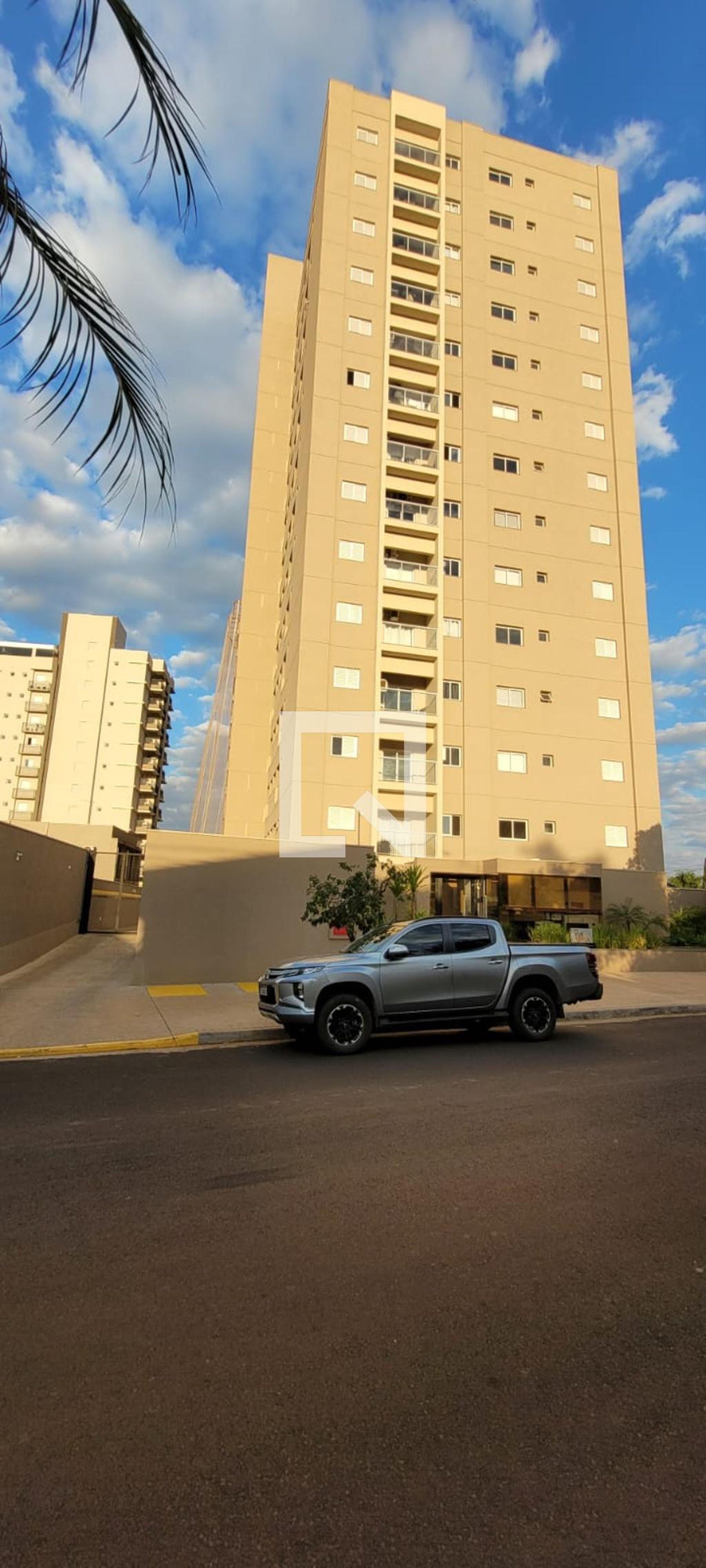 Fachada Condomínio em Avenida Talita Regazzini Verçosa, 150