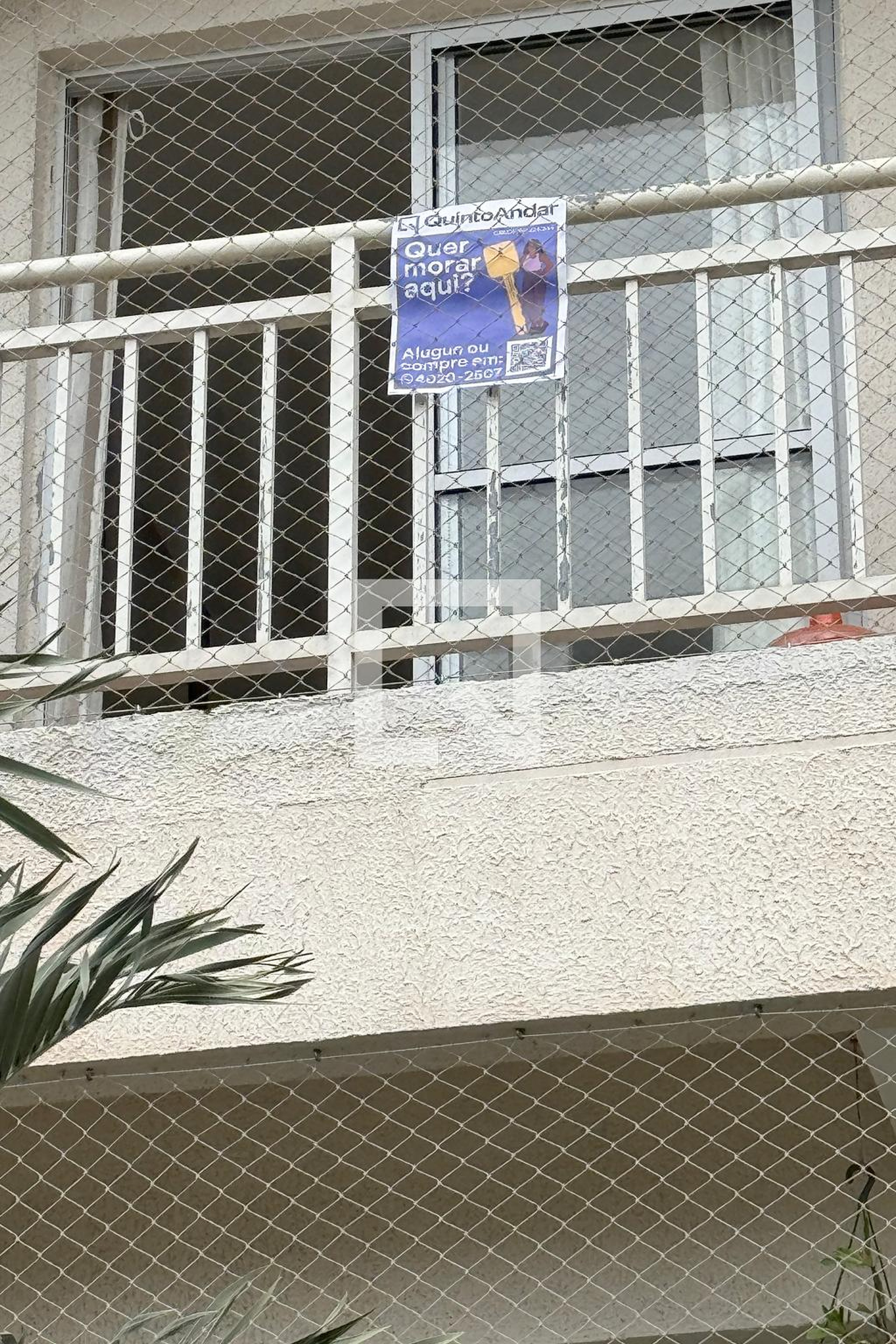 Fachada Condomínio em Avenida Aníbal Correia, 38