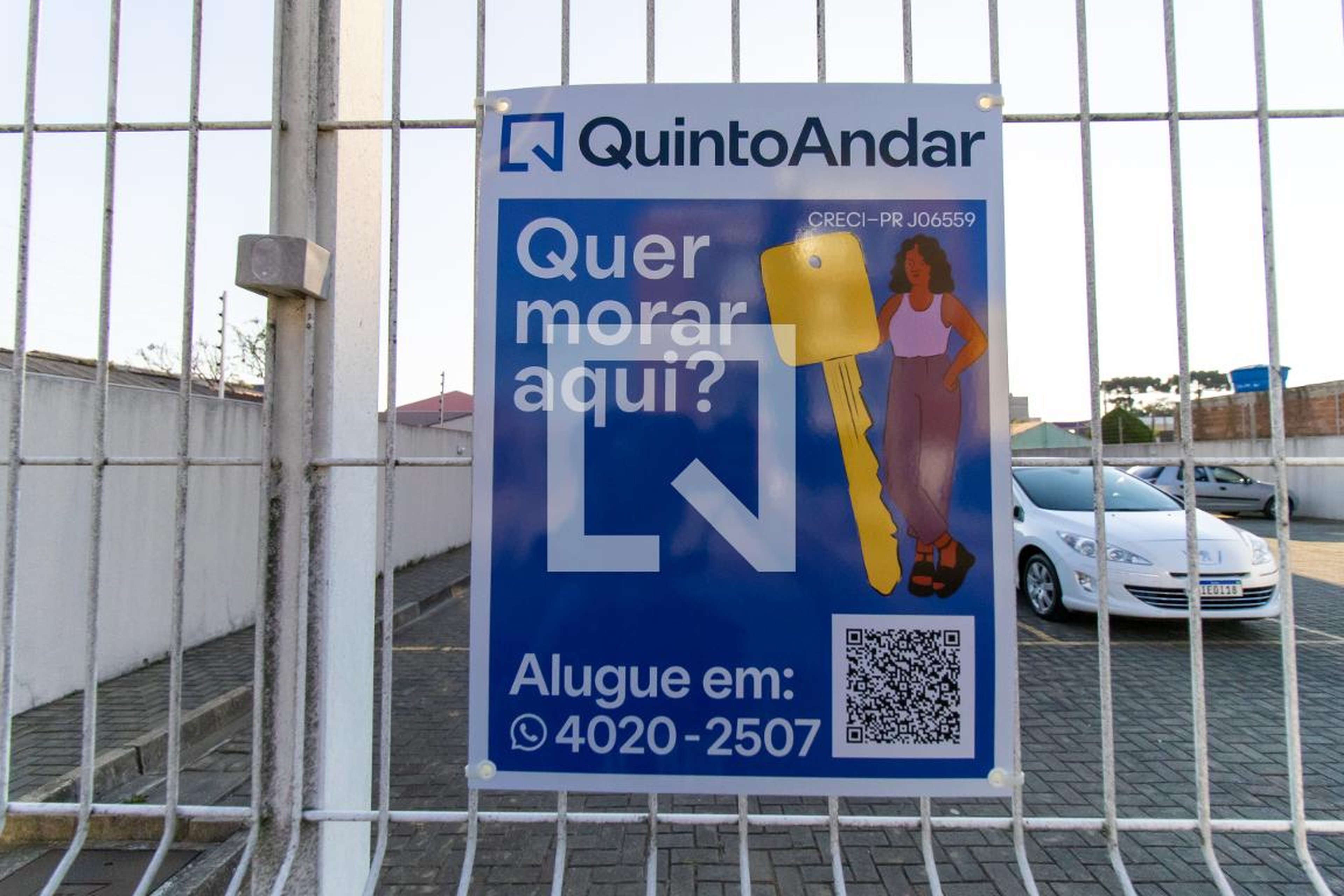 Fachada Condomínio em Rua Rio Piraquara, 990