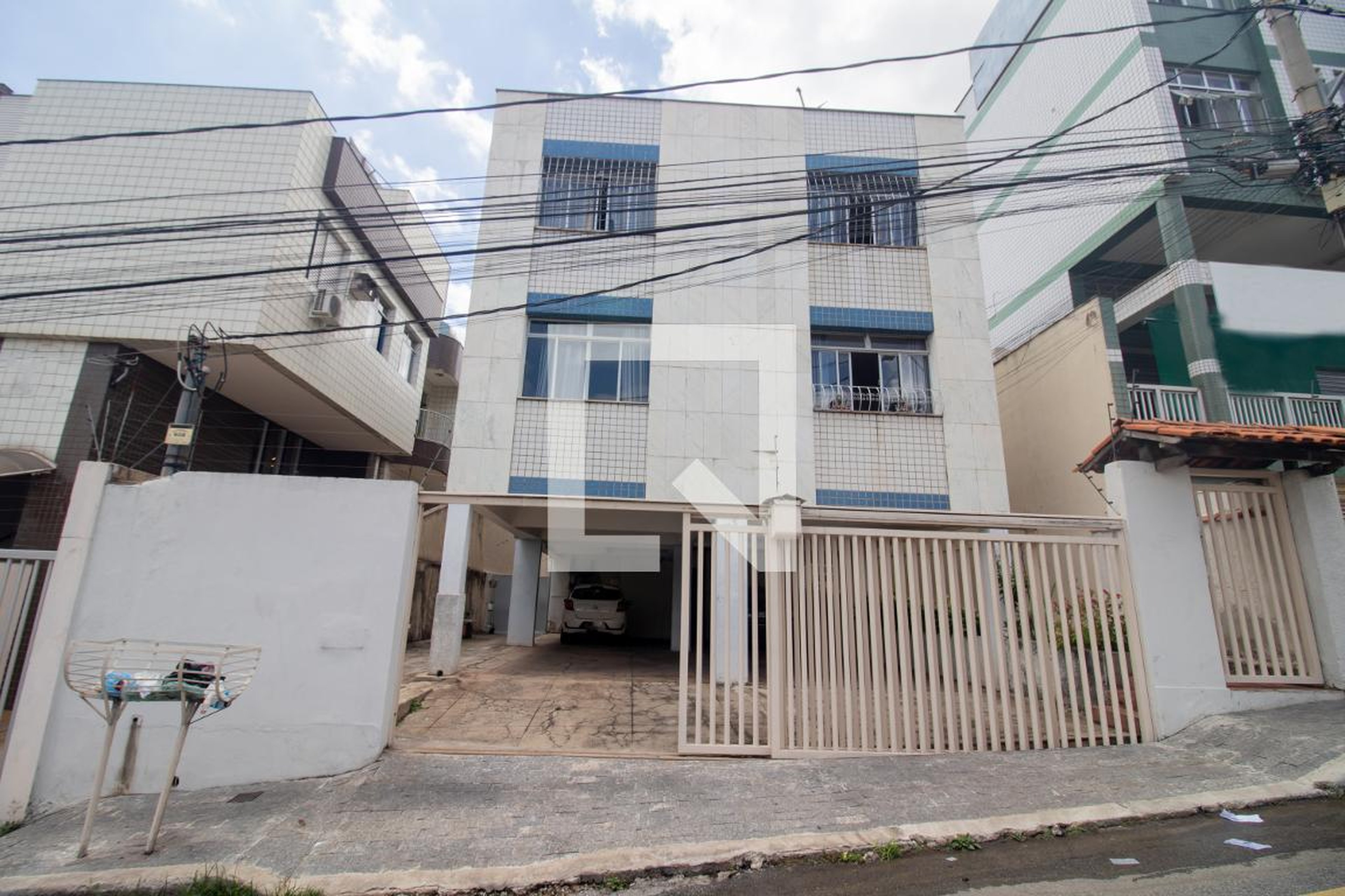 Fachada Condomínio em Rua João Ângelo do Pinho, 77