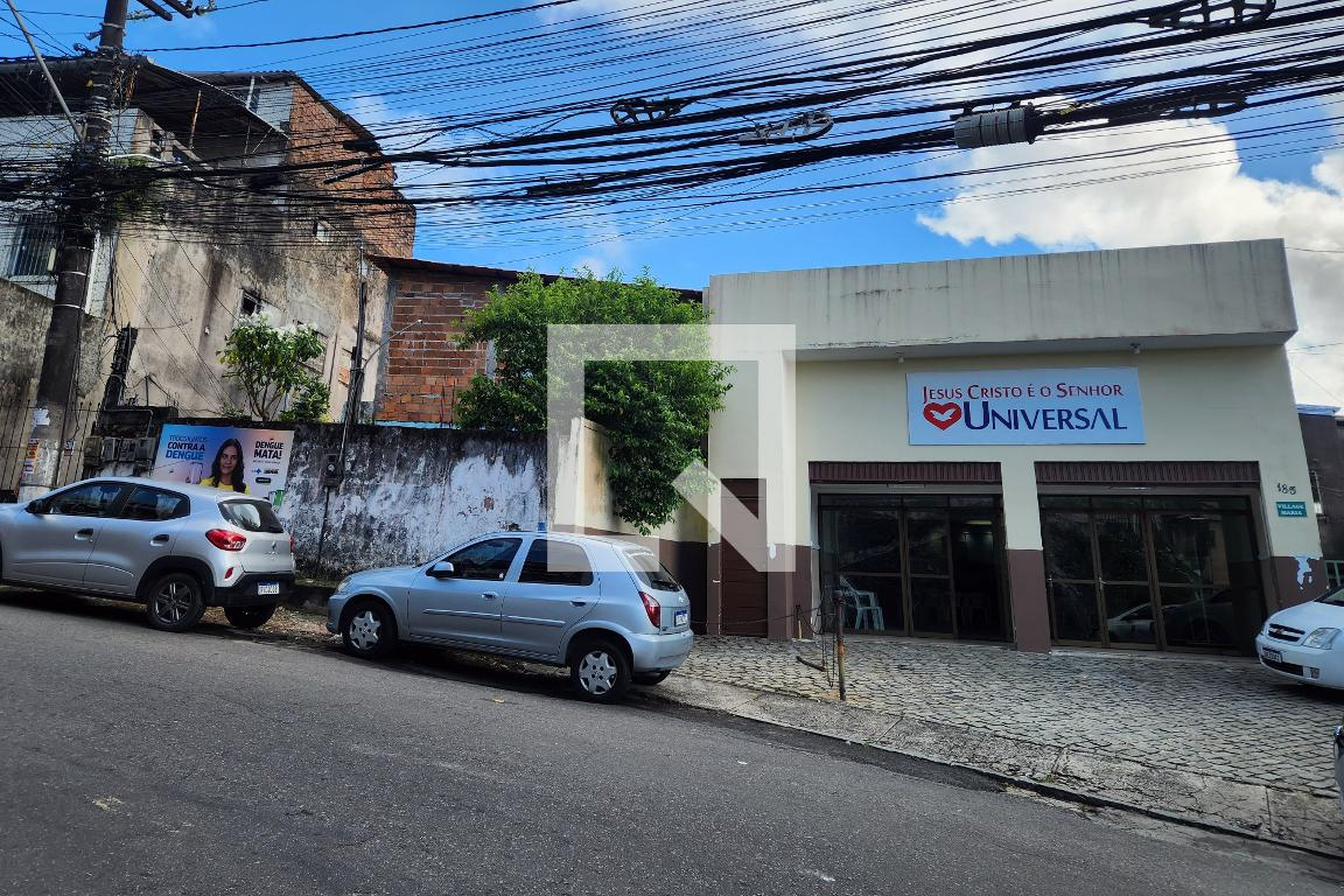 Fachada Condomínio em Rua Luiz Anselmo, 184