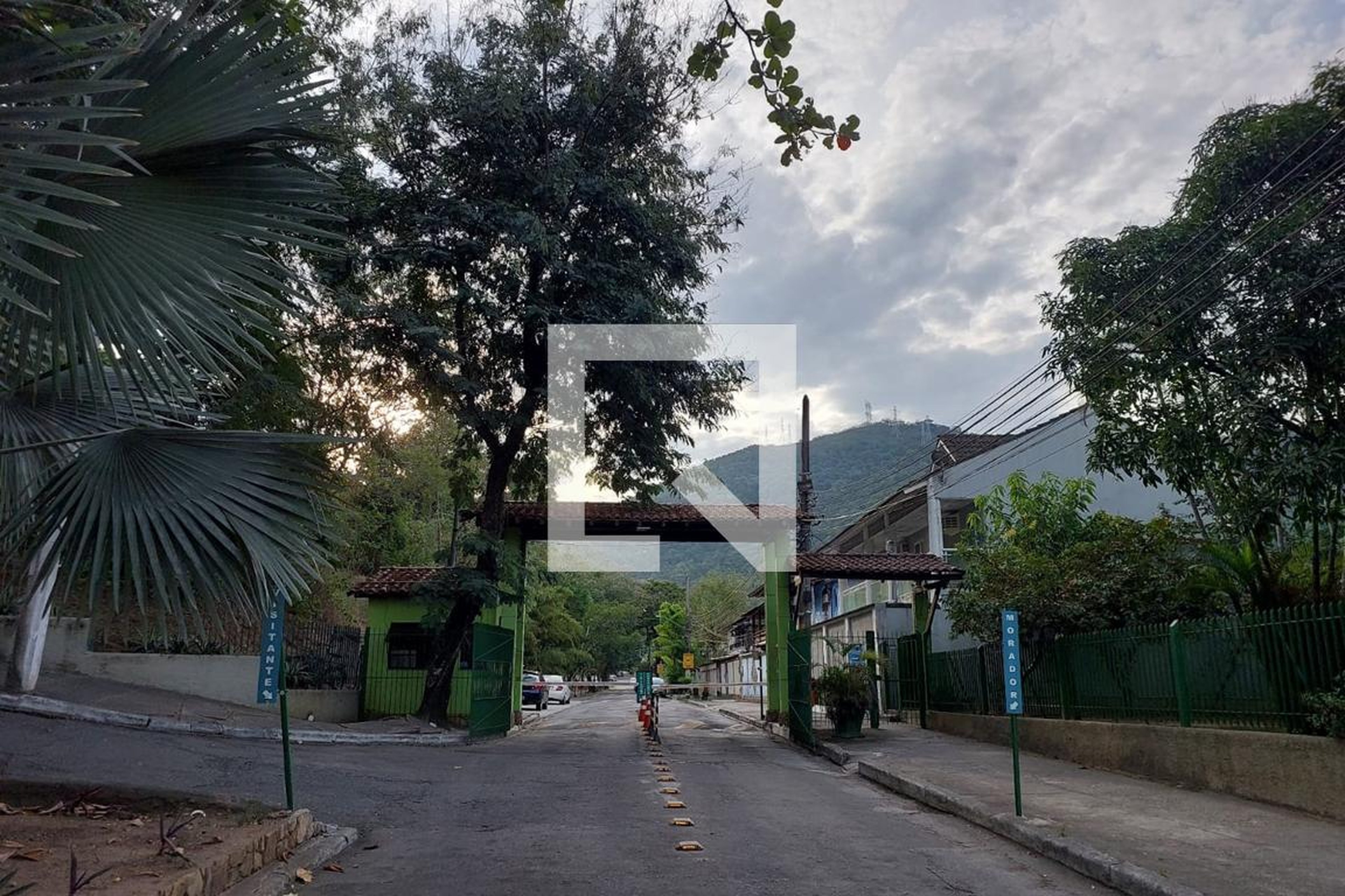 Fachada do Condomínio Condomínio em Rua Jacó Schneider, 64