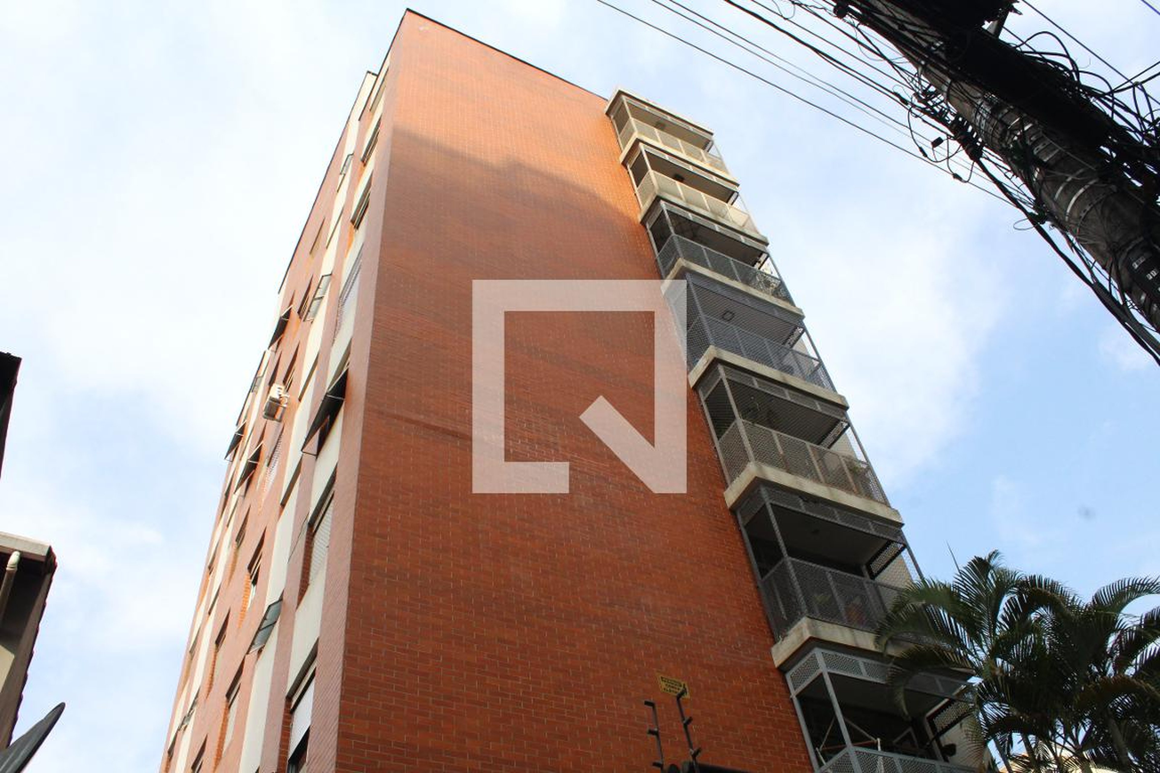 Fachada do Prédio Condomínio Embauva