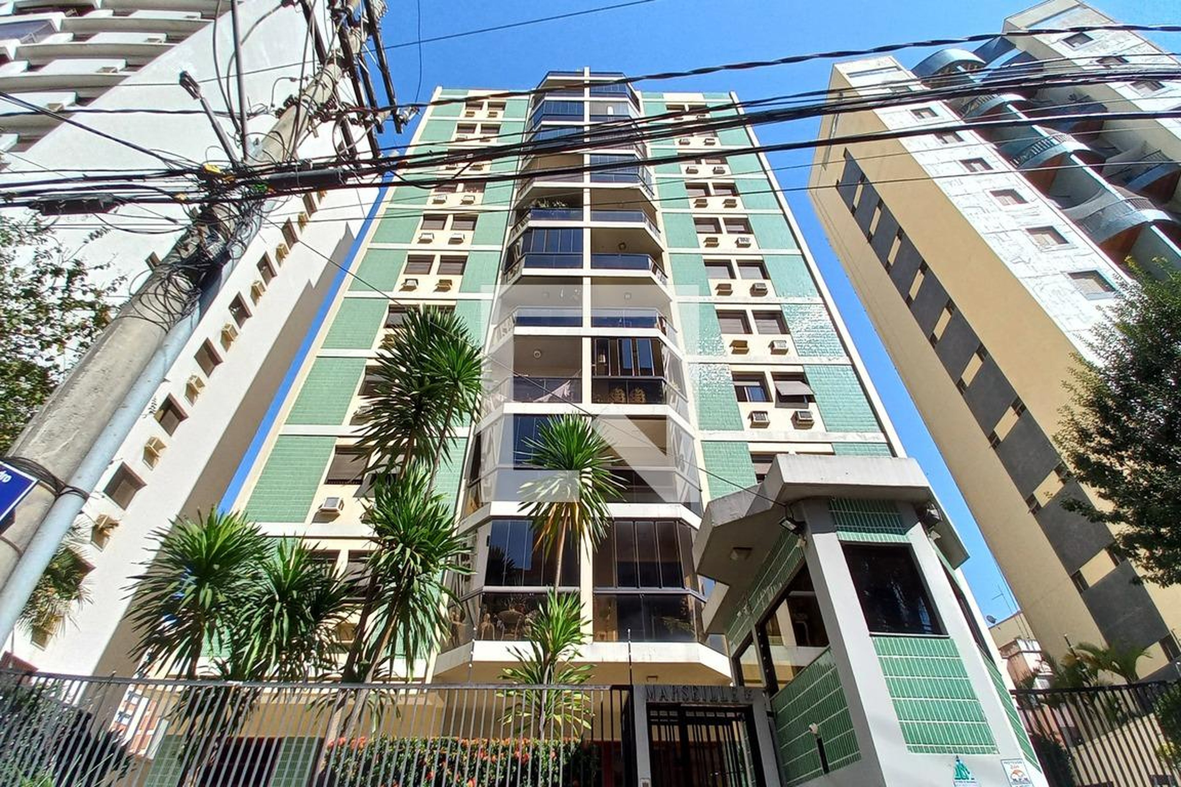 Fachada do Prédio Condomínio em Rua Pedro de Magalhães, 55