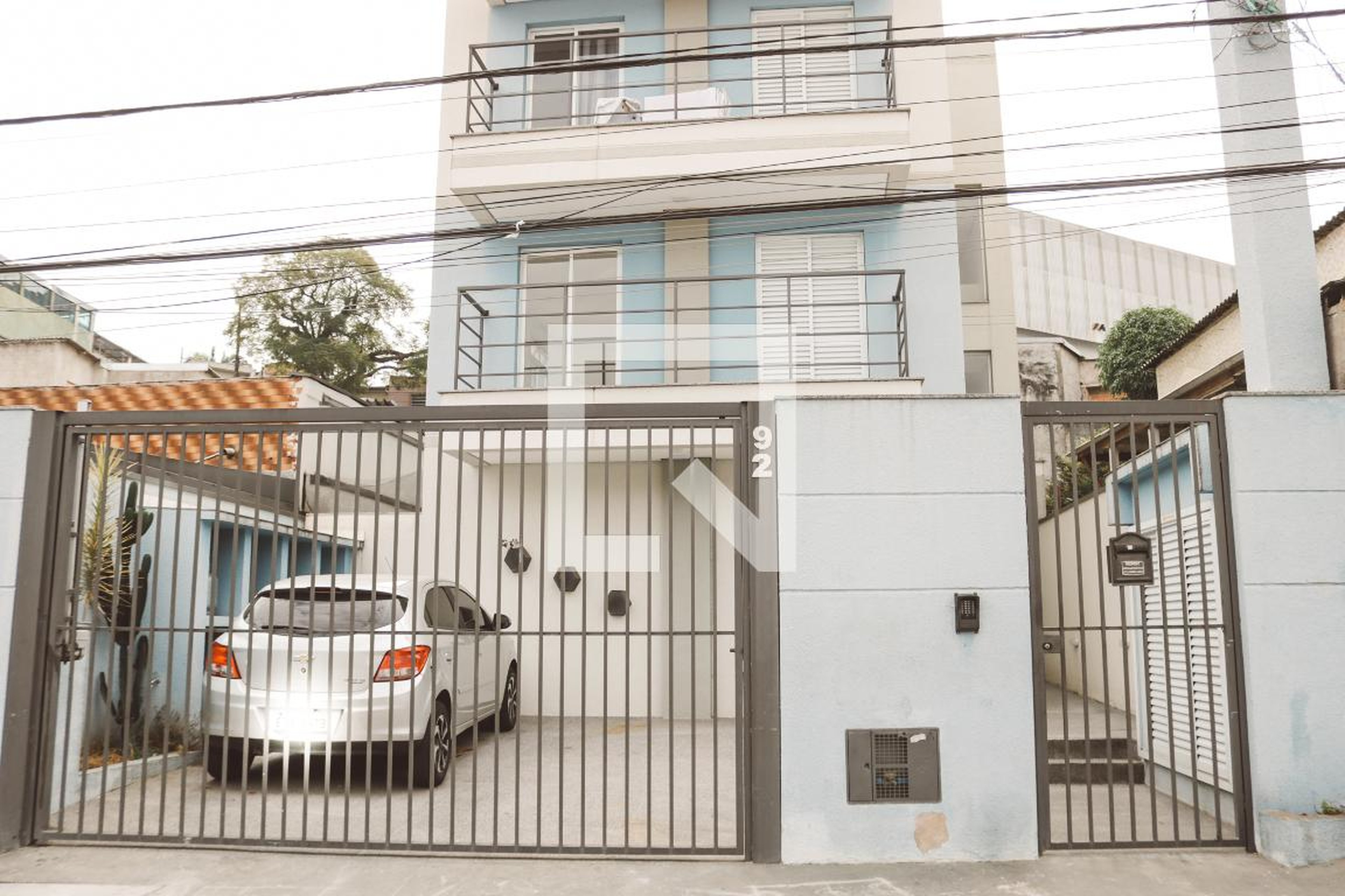 Fachada Condomínio em Rua Messias dos Reis Costa, 92