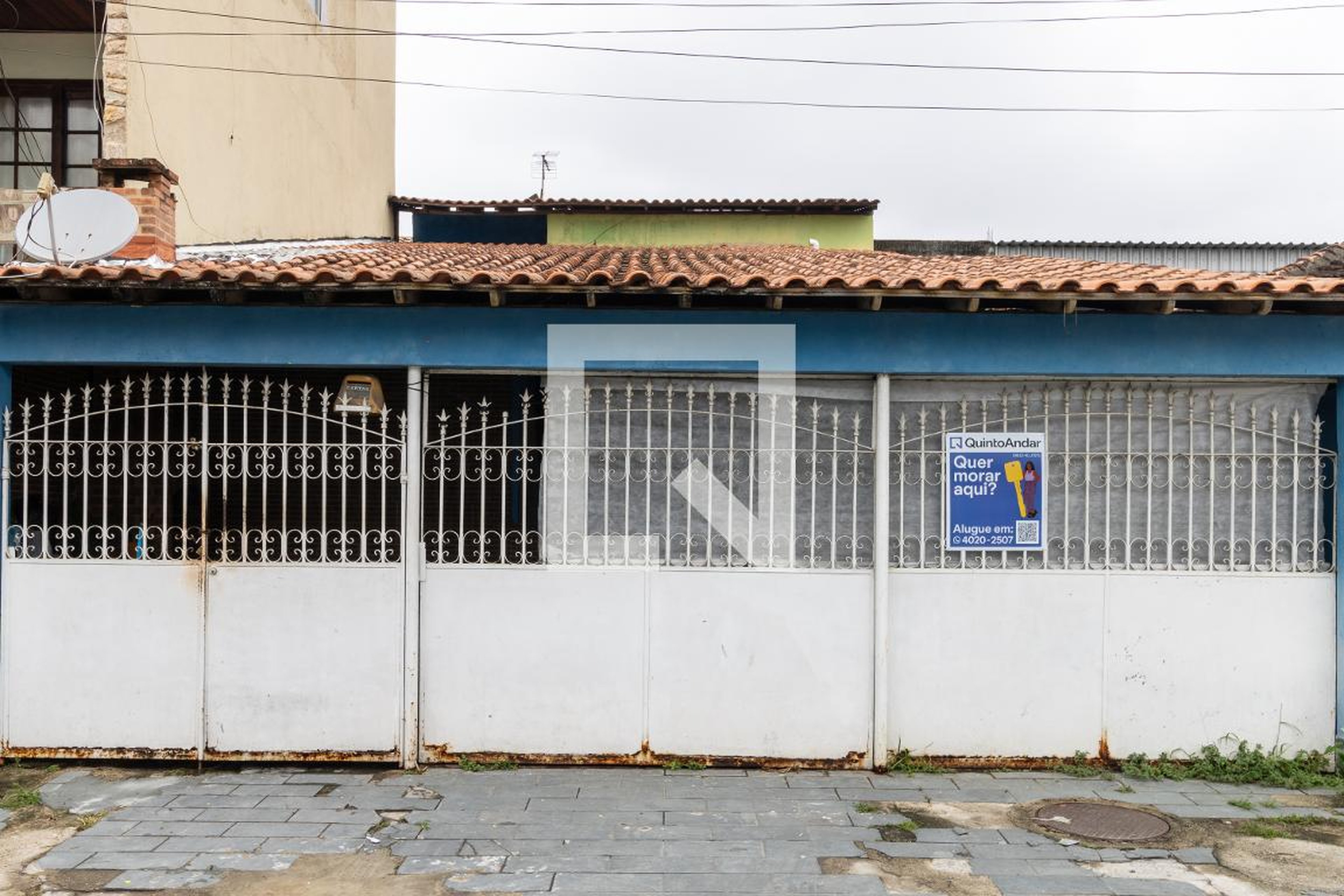 Fachada Condomínio em Rua Recanto do Amor, 20