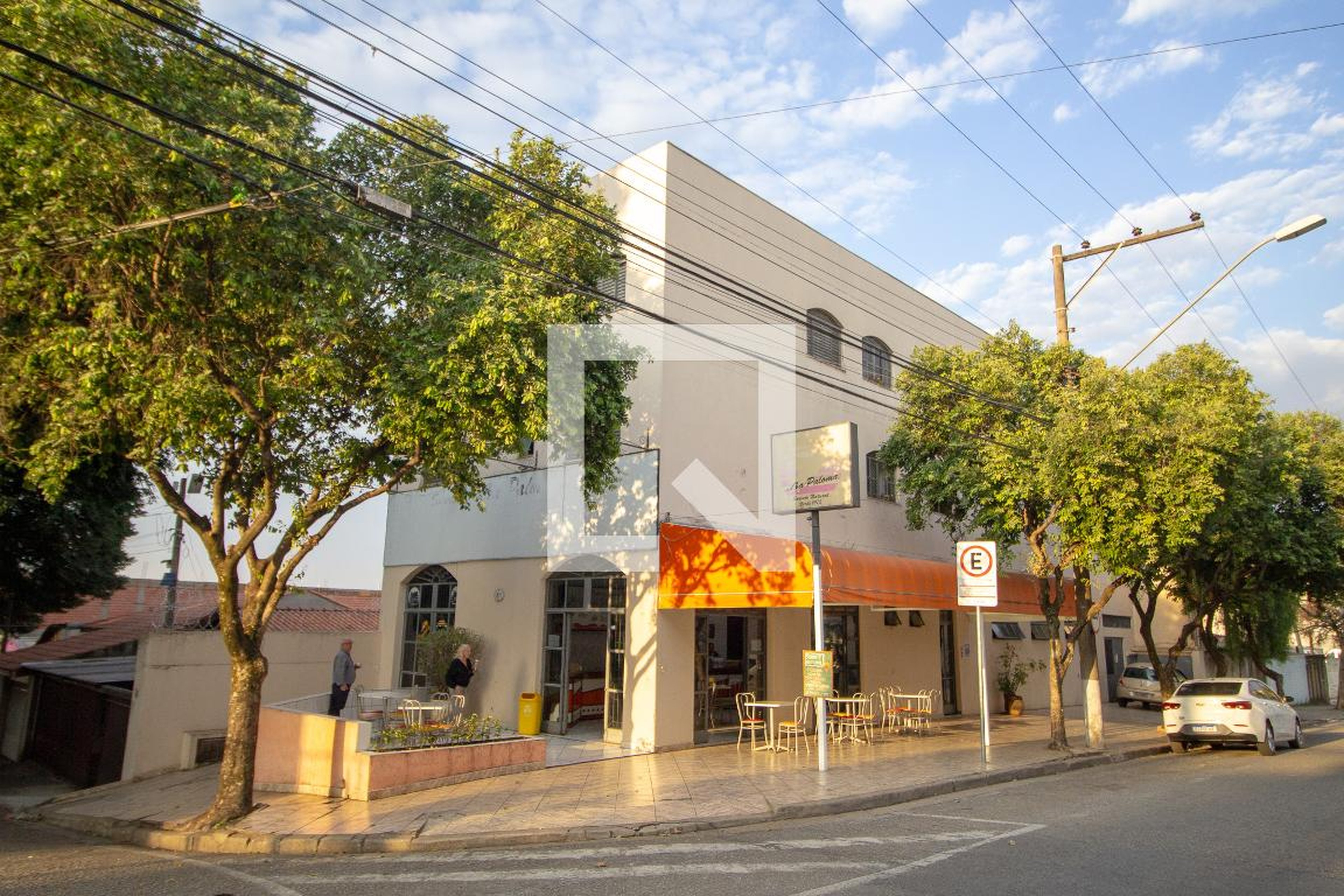 Fachada Condomínio em Rua Alcides Pegoretti, 81