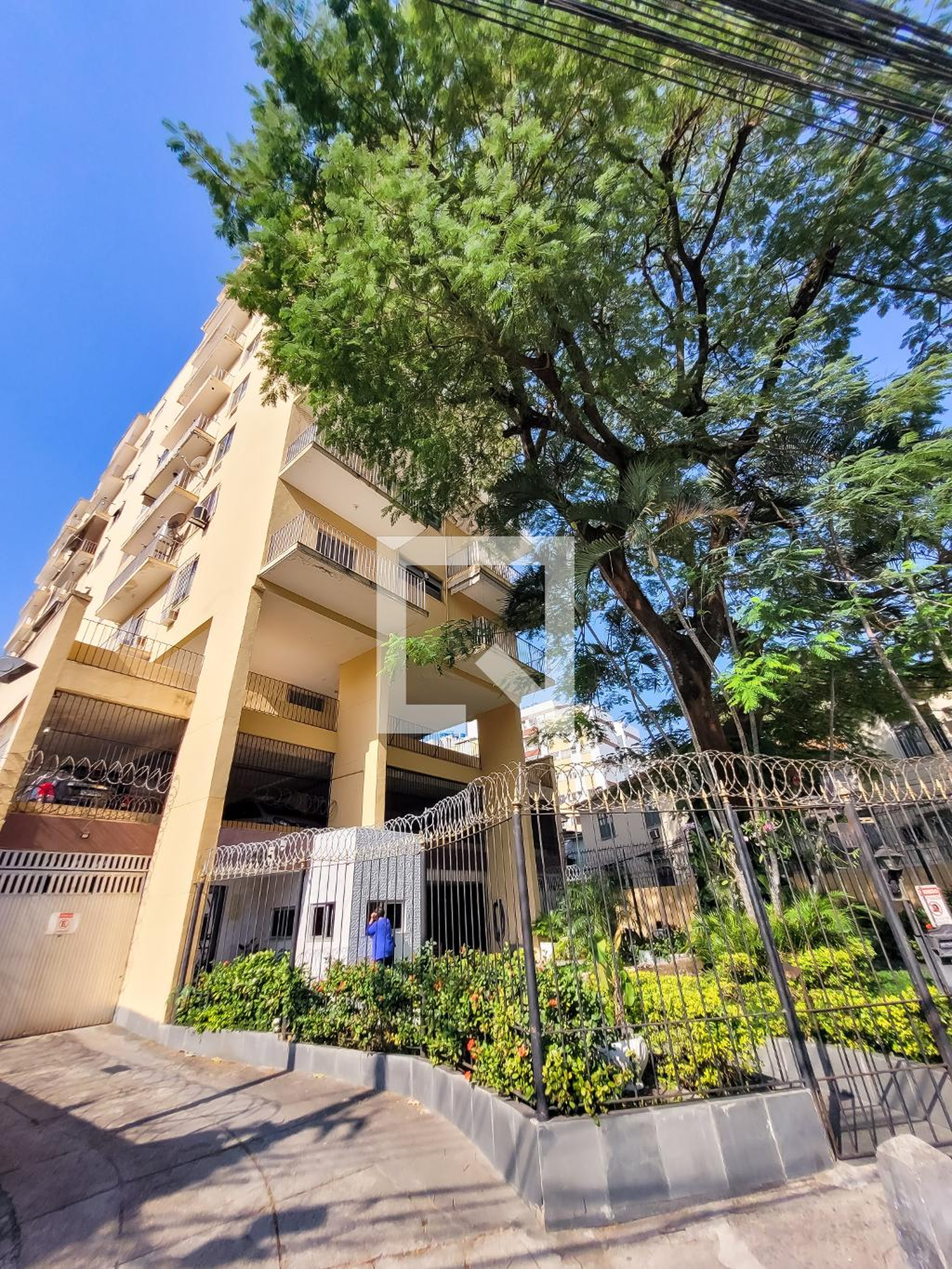 Fachada do Condomínio Edifício Domus Taurus