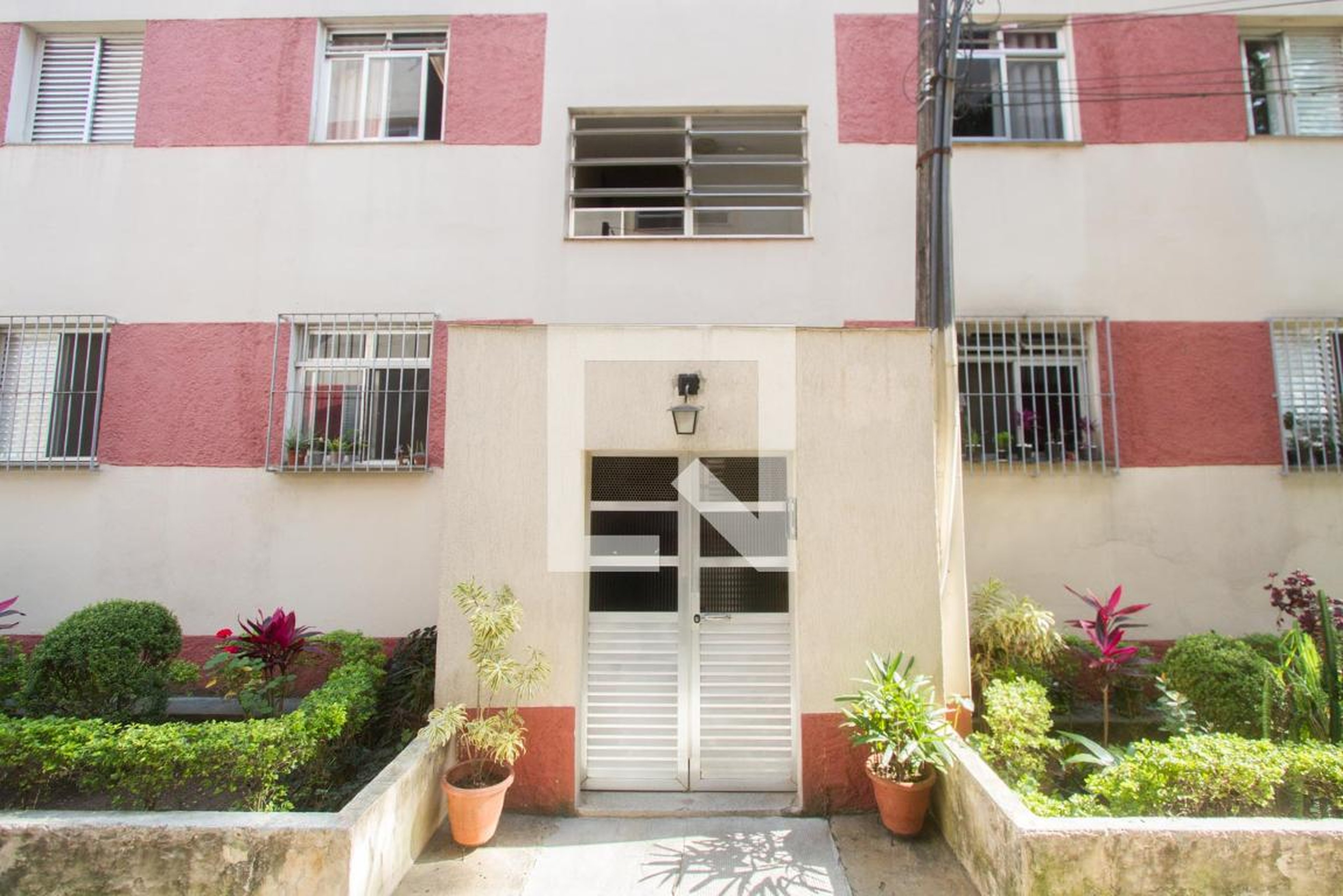 Fachada Condomínio Conjunto Habitacional Verde Oliva