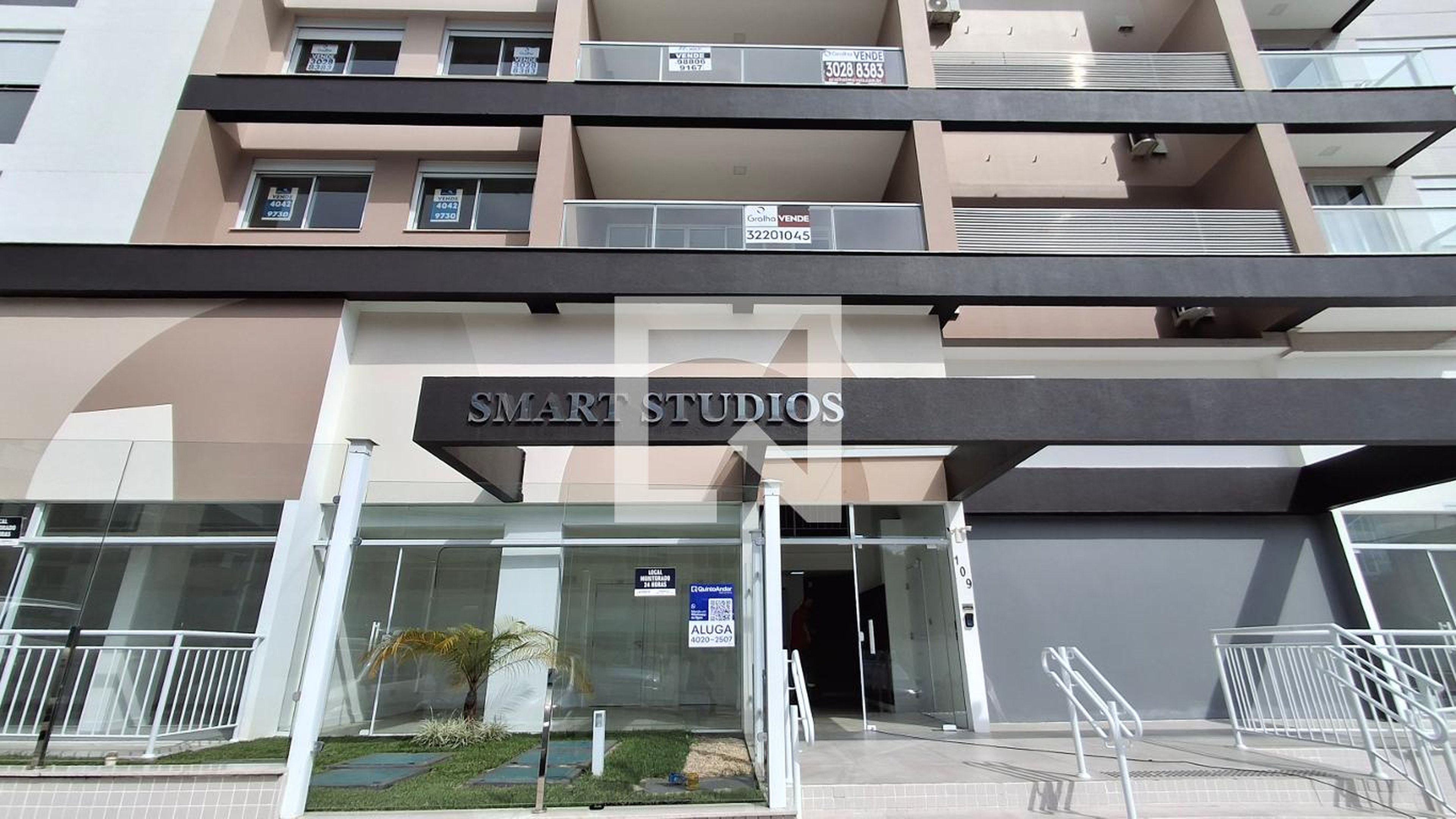 Fachada Condomínio em Servidão Natalícia Pereira, 109