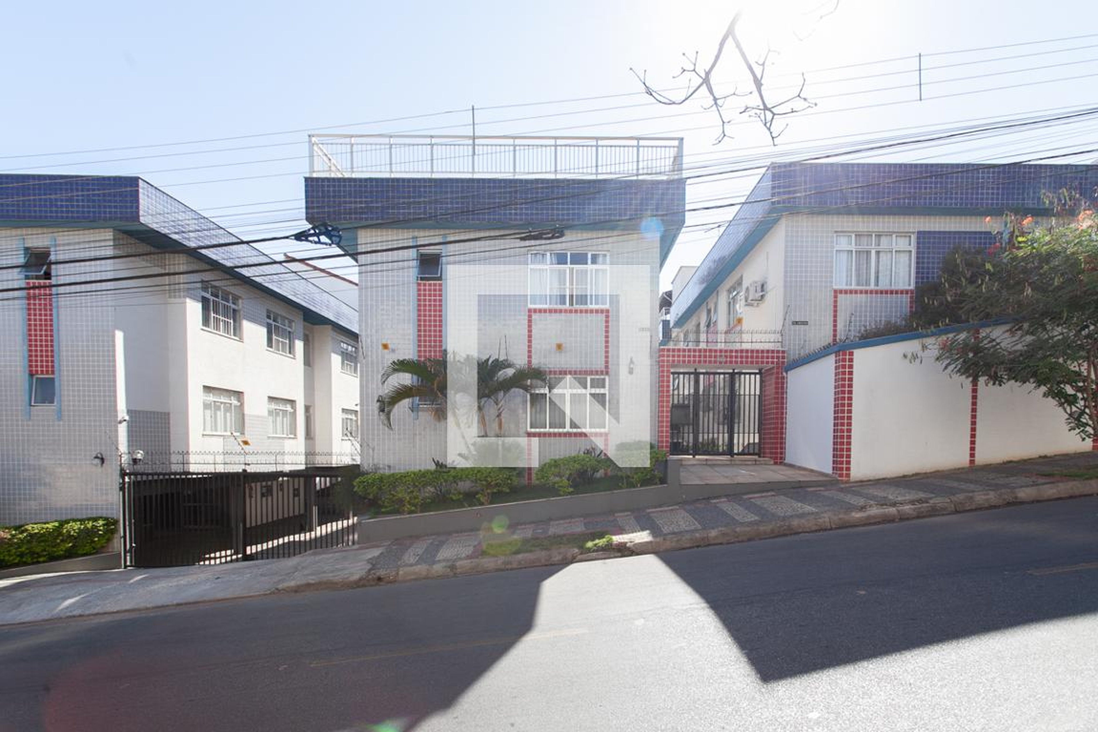 Fachada Condomínio em Rua Ministro Ivan Lins, 602