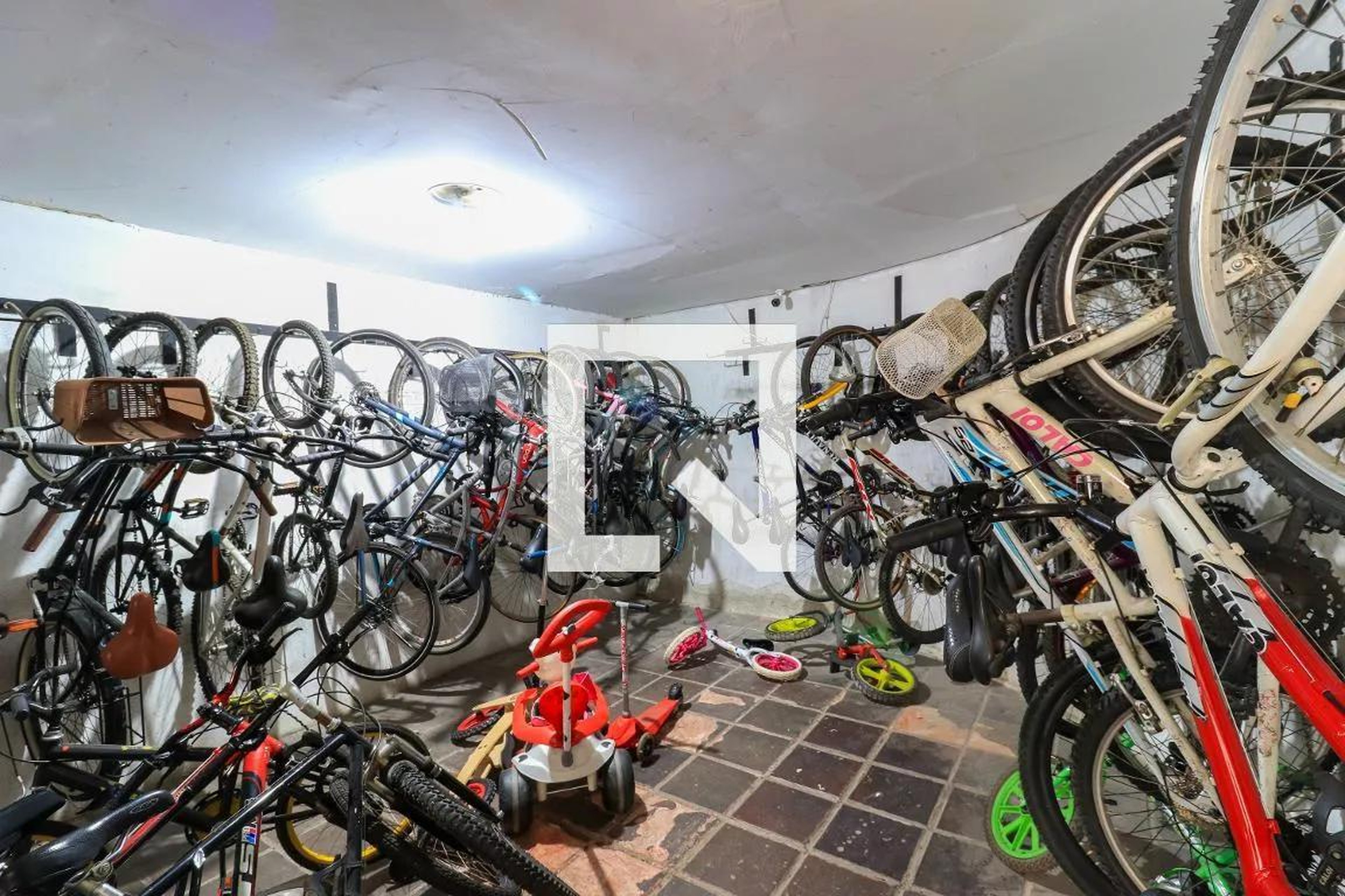 Bicicletario - Jardim Nações Unidas