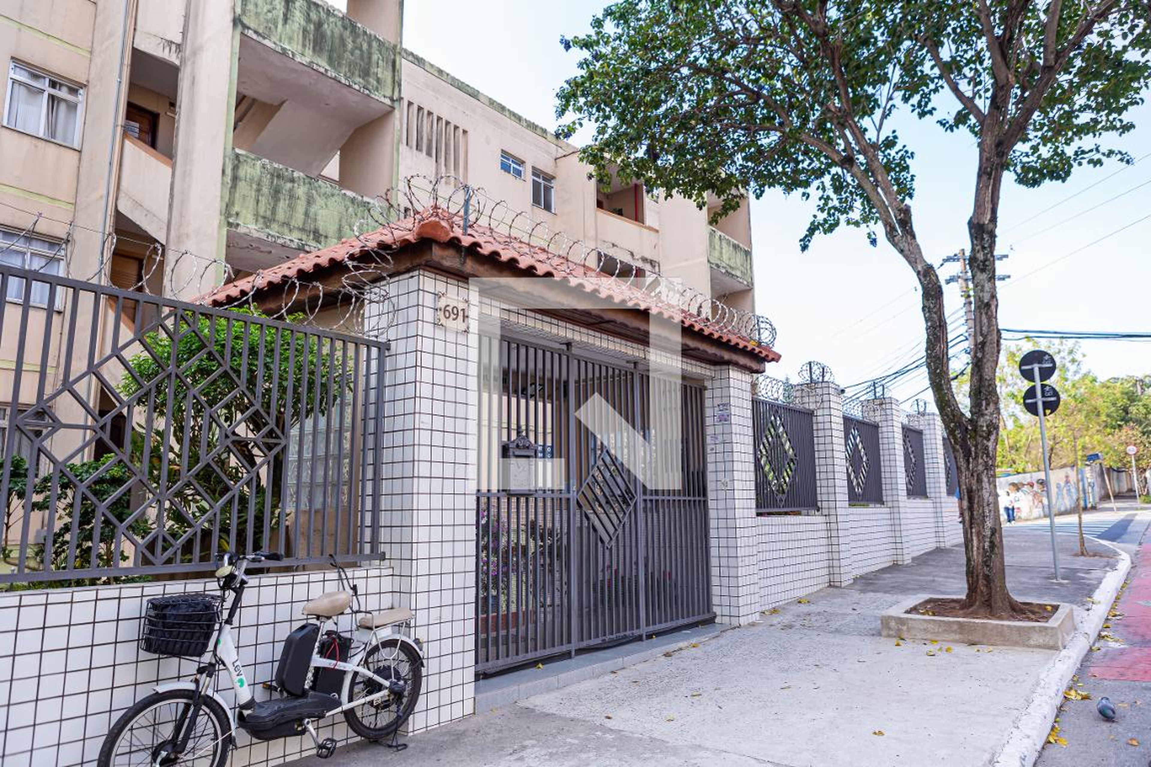 Fachada Condomínio em Avenida Waldemar Tietz, 691