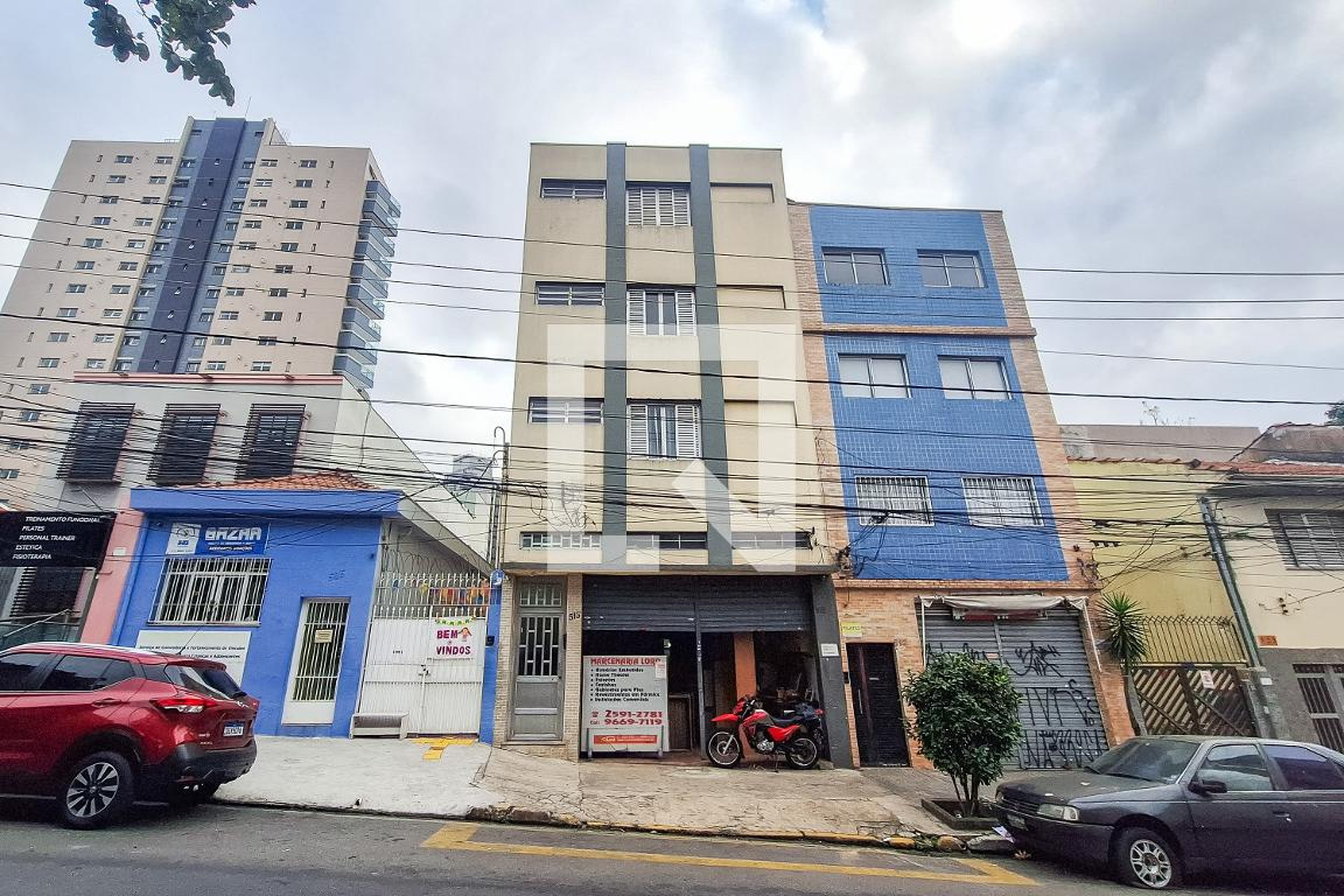 Fachada Condomínio em Rua Lord Cockrane, 513