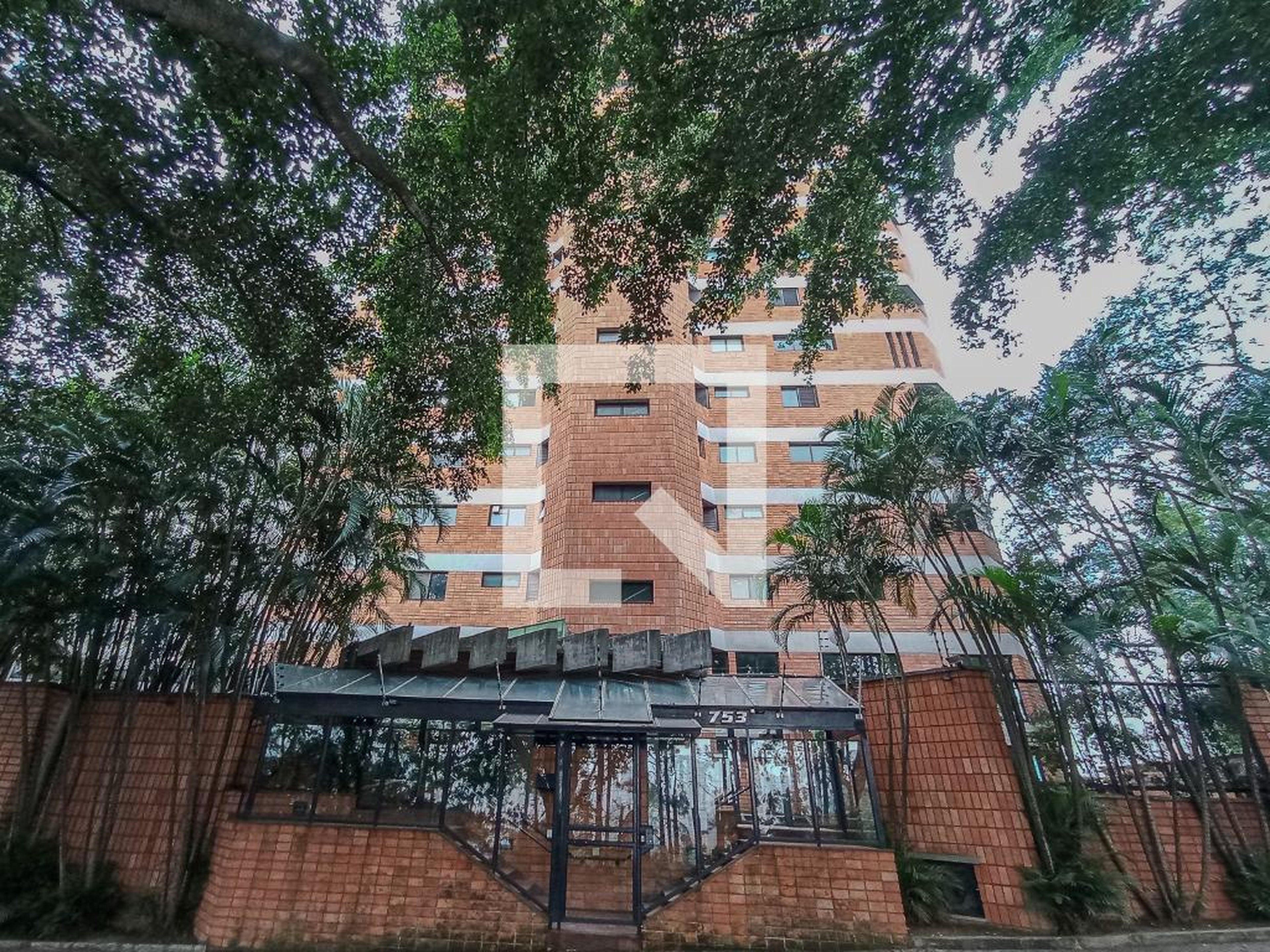 Fachada Condomínio em Rua Deputado Laércio Corte, 333