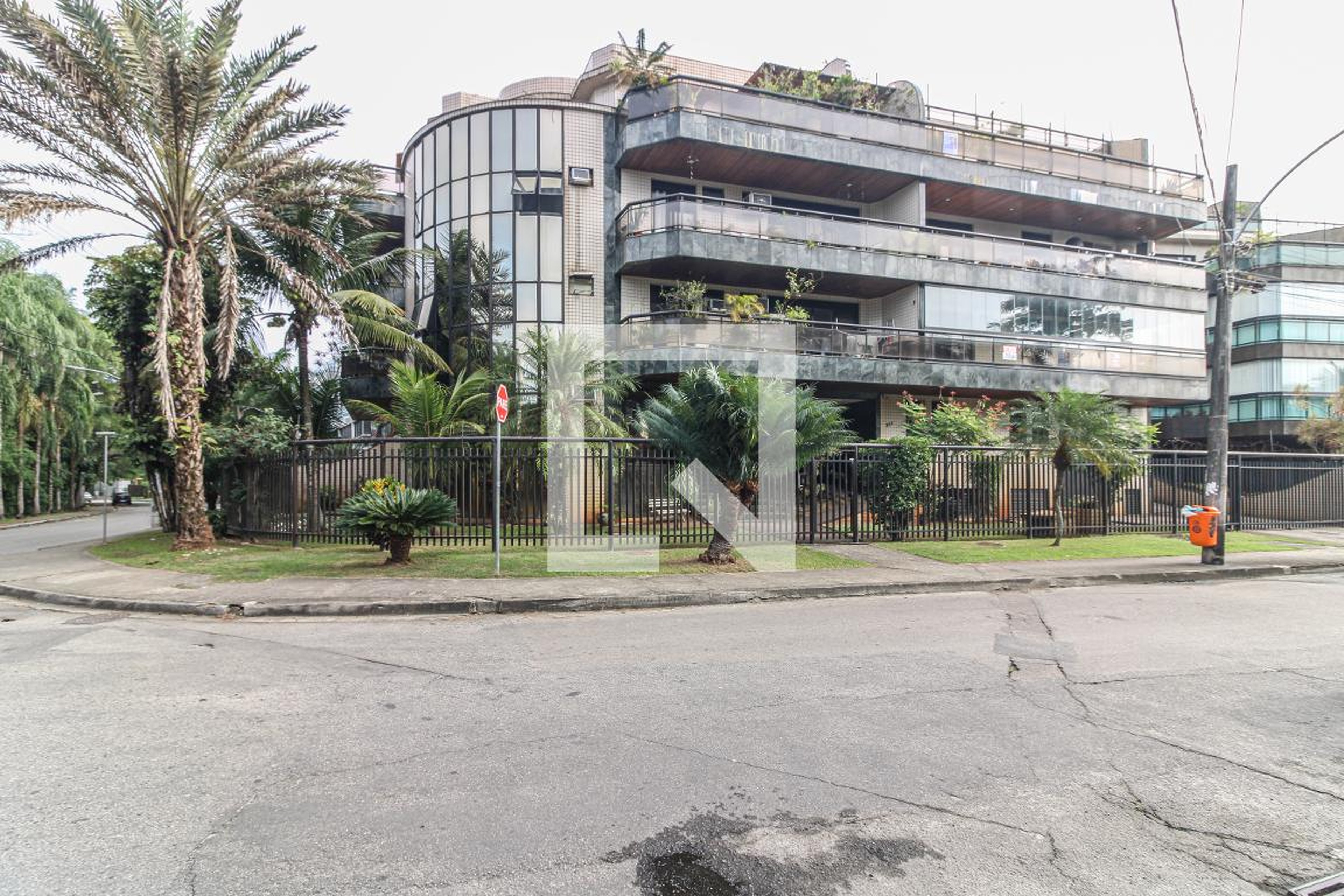 Fachada Condomínio em Avenida Jarbas de Carvalho, 851