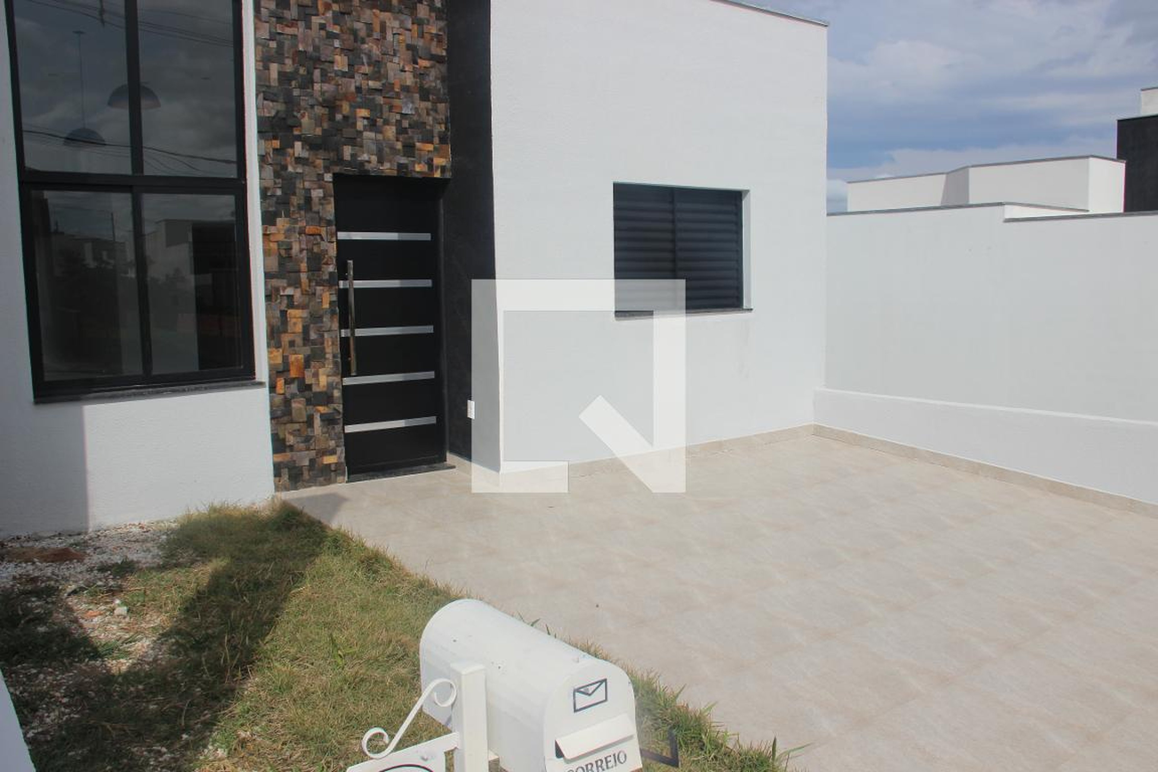 Fachada Condomínio em Rua Doutora Margarida Aparecida Petri Sanches, 156