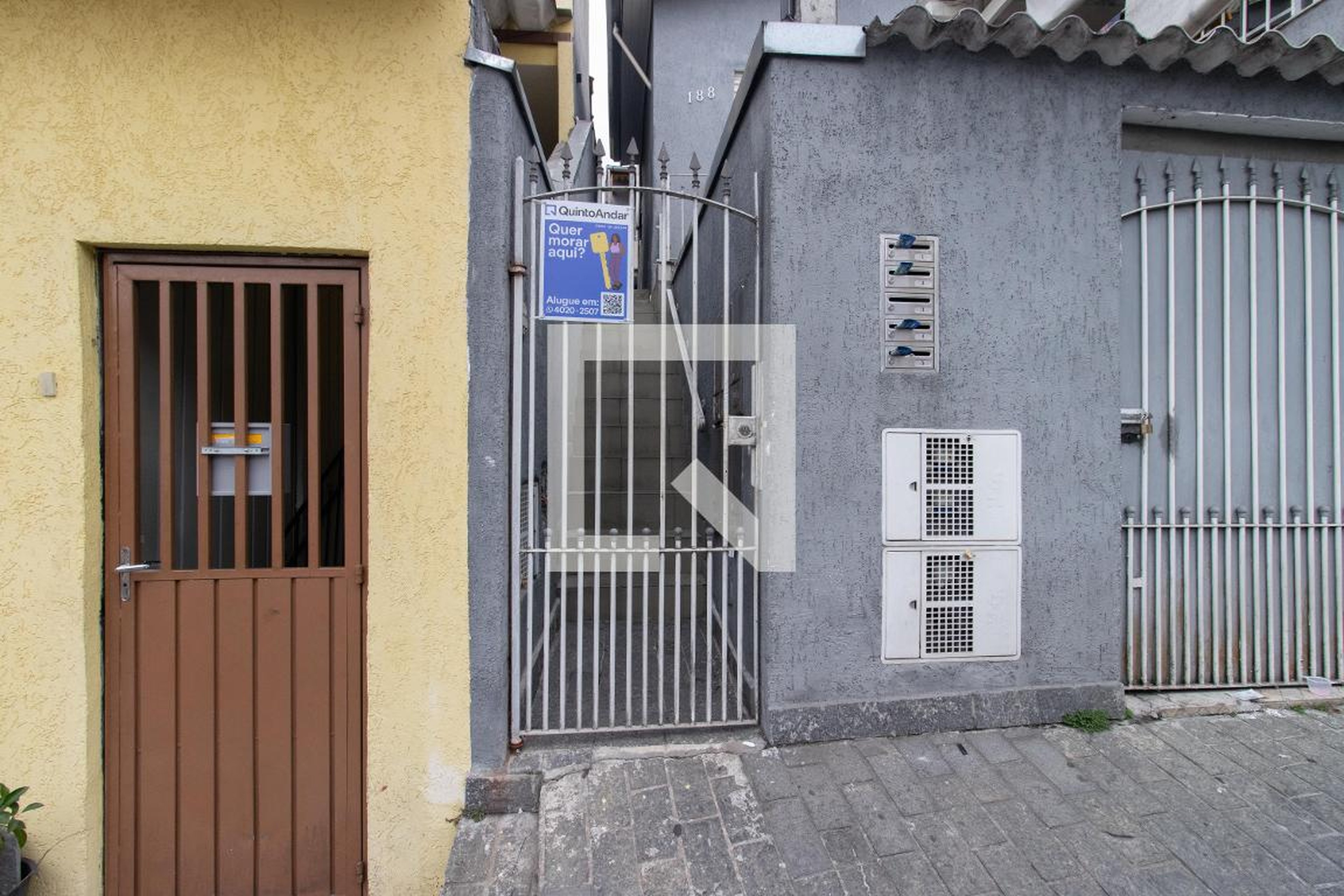 Fachada Condomínio em Rua Realino Nogueira de Castilho, 188