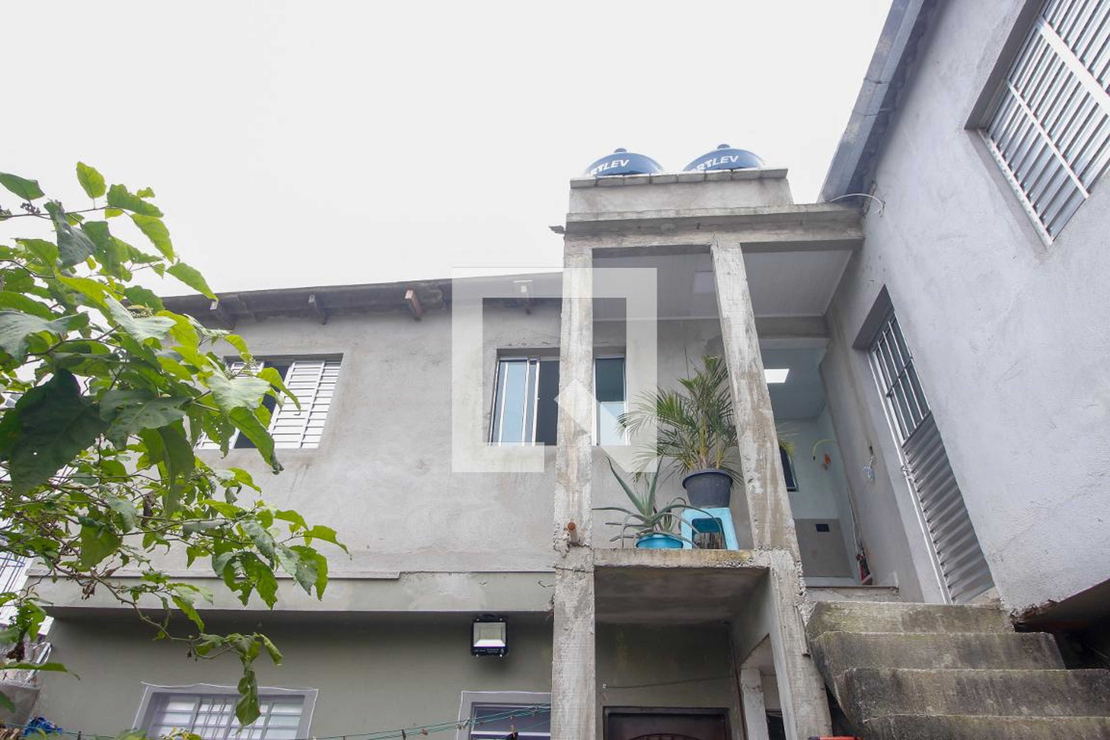 Fachada Condomínio em Rua Eduardo Acevedo, 3