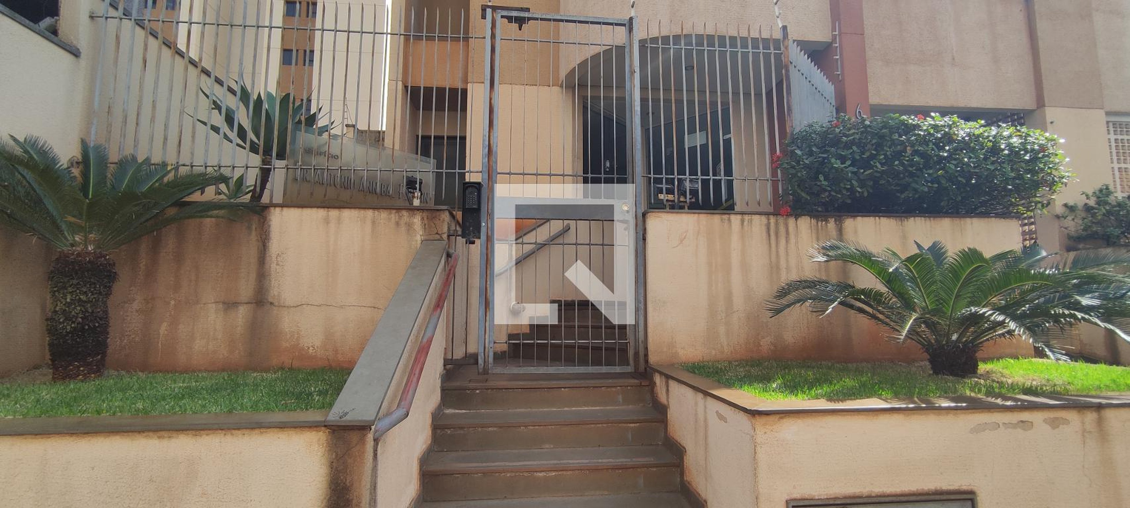 Fachada Condomínio em Rua São José, 634