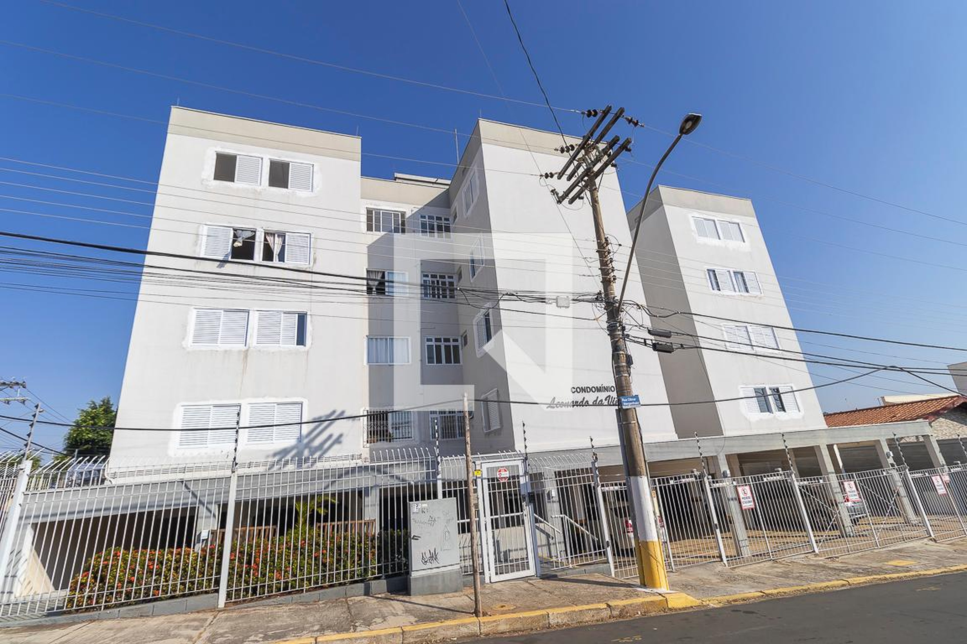 Fachada Condomínio em Rua Otmar Mergenthaler, 15