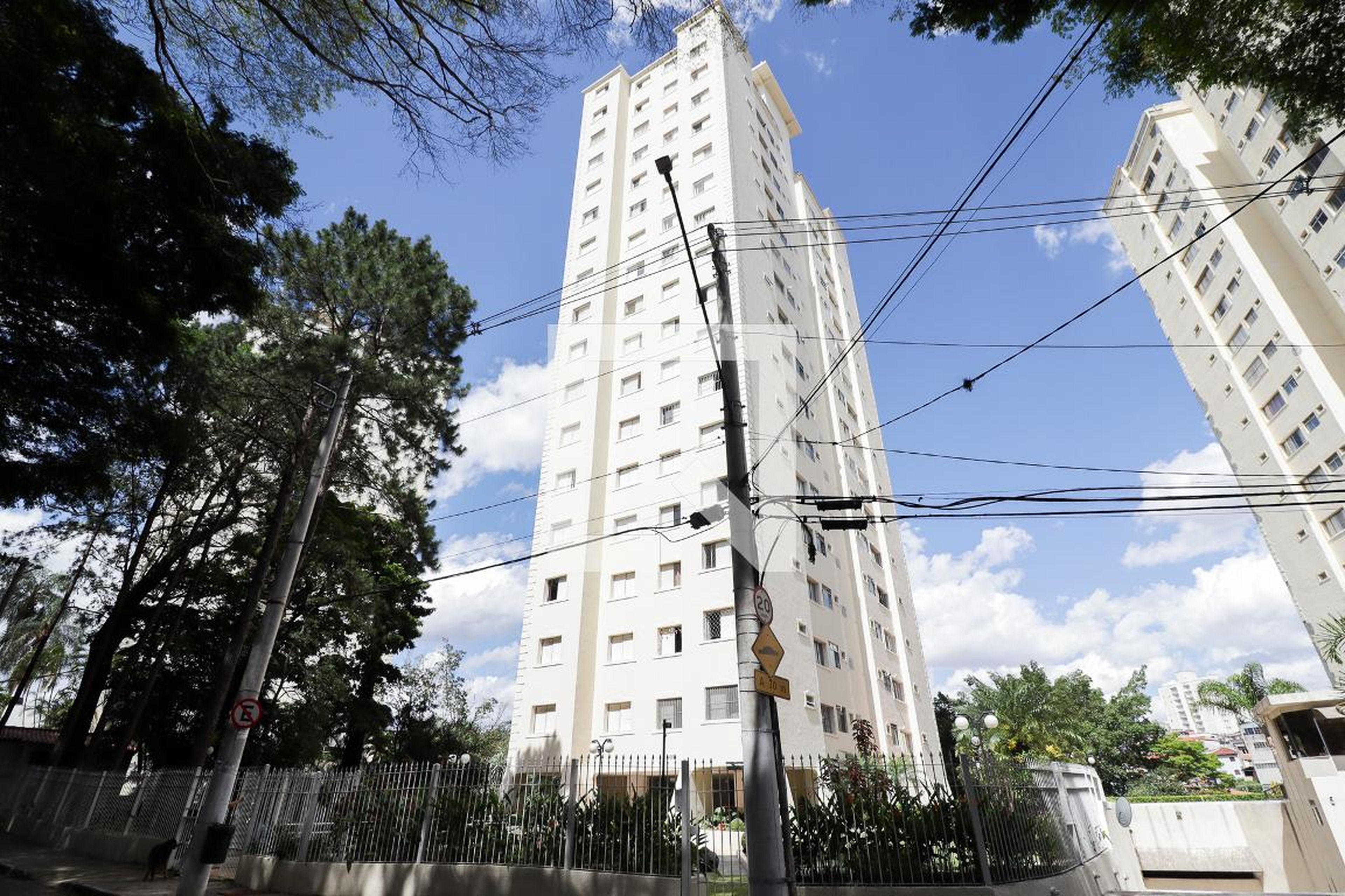 Fachada Condomínio em Rua Camarajé, 29