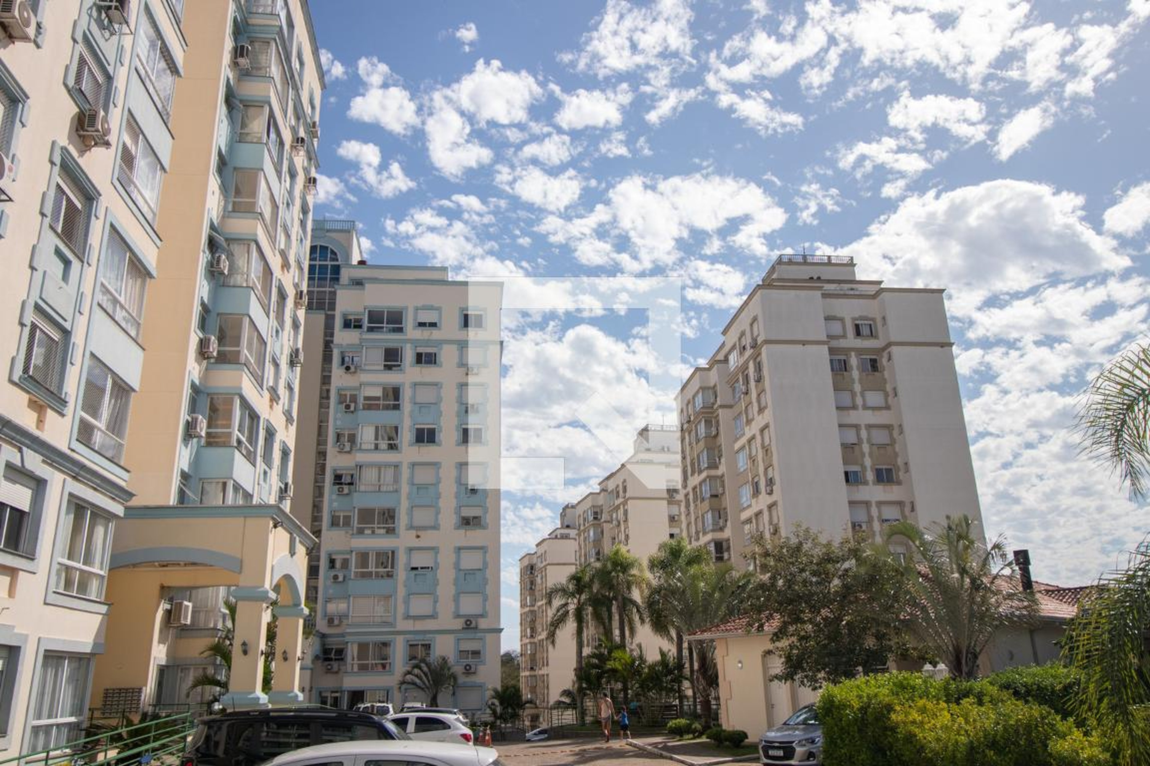 Fachada Condomínio em Avenida da Cavalhada, 4530