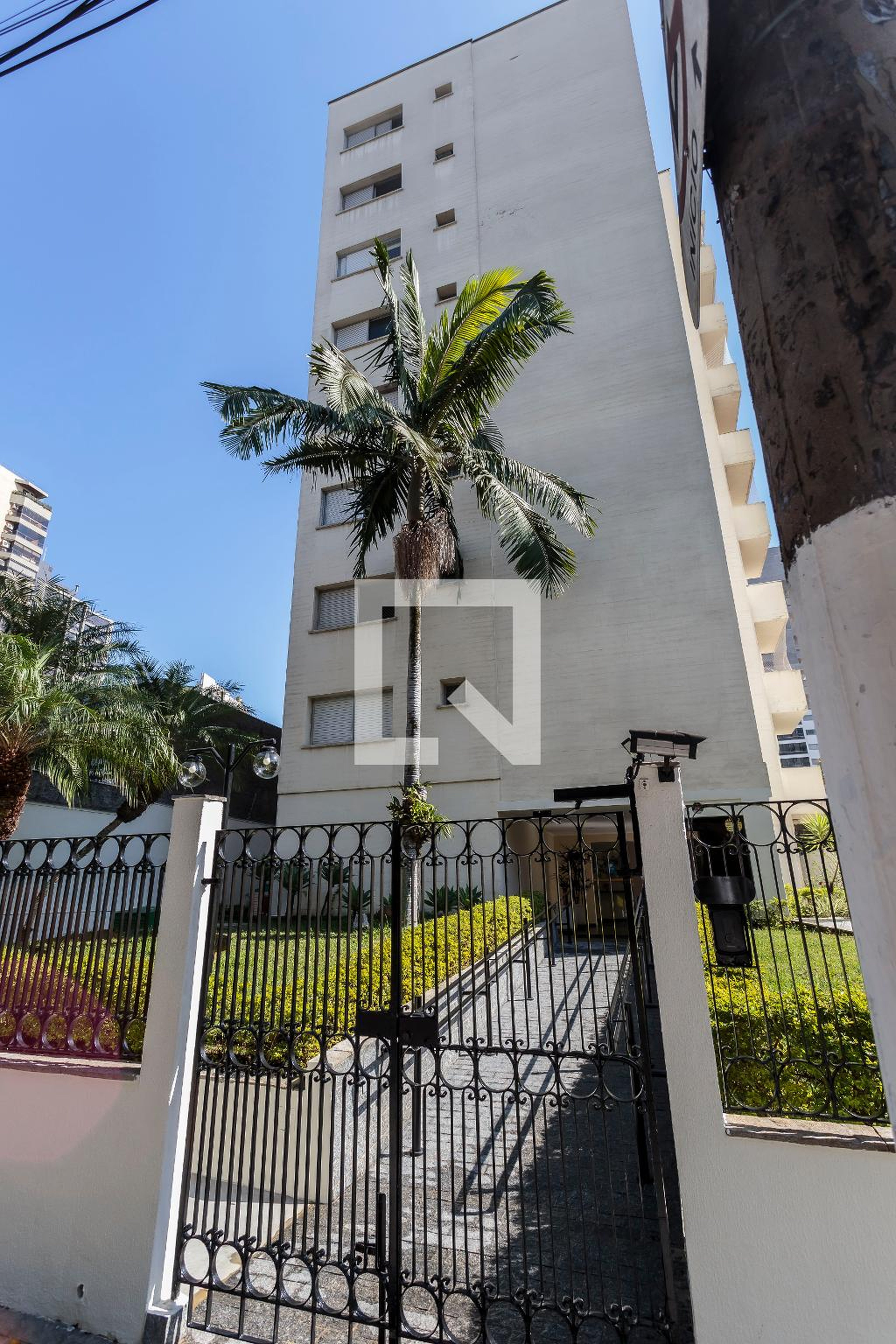 Fachada Condomínio Inhambu