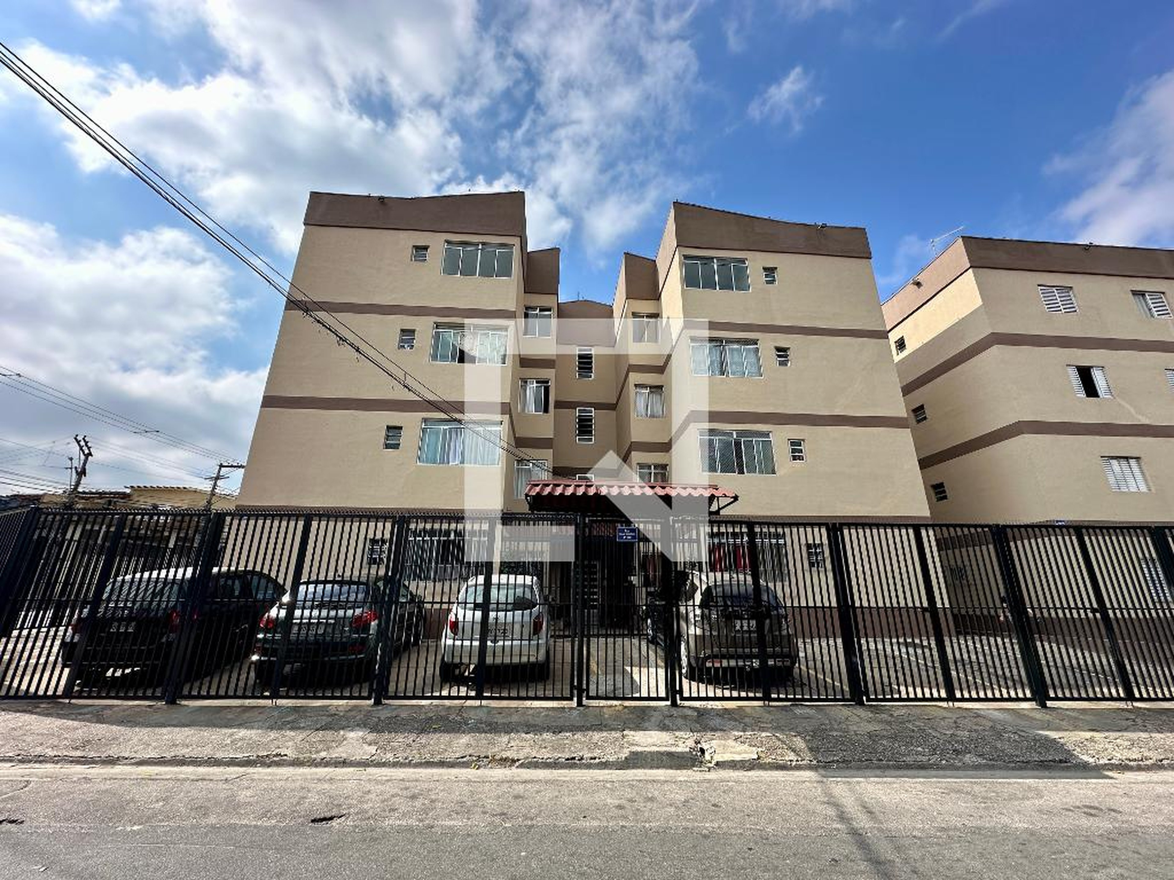 Fachada Condomínio em Rua Tijucas do Sul, 20