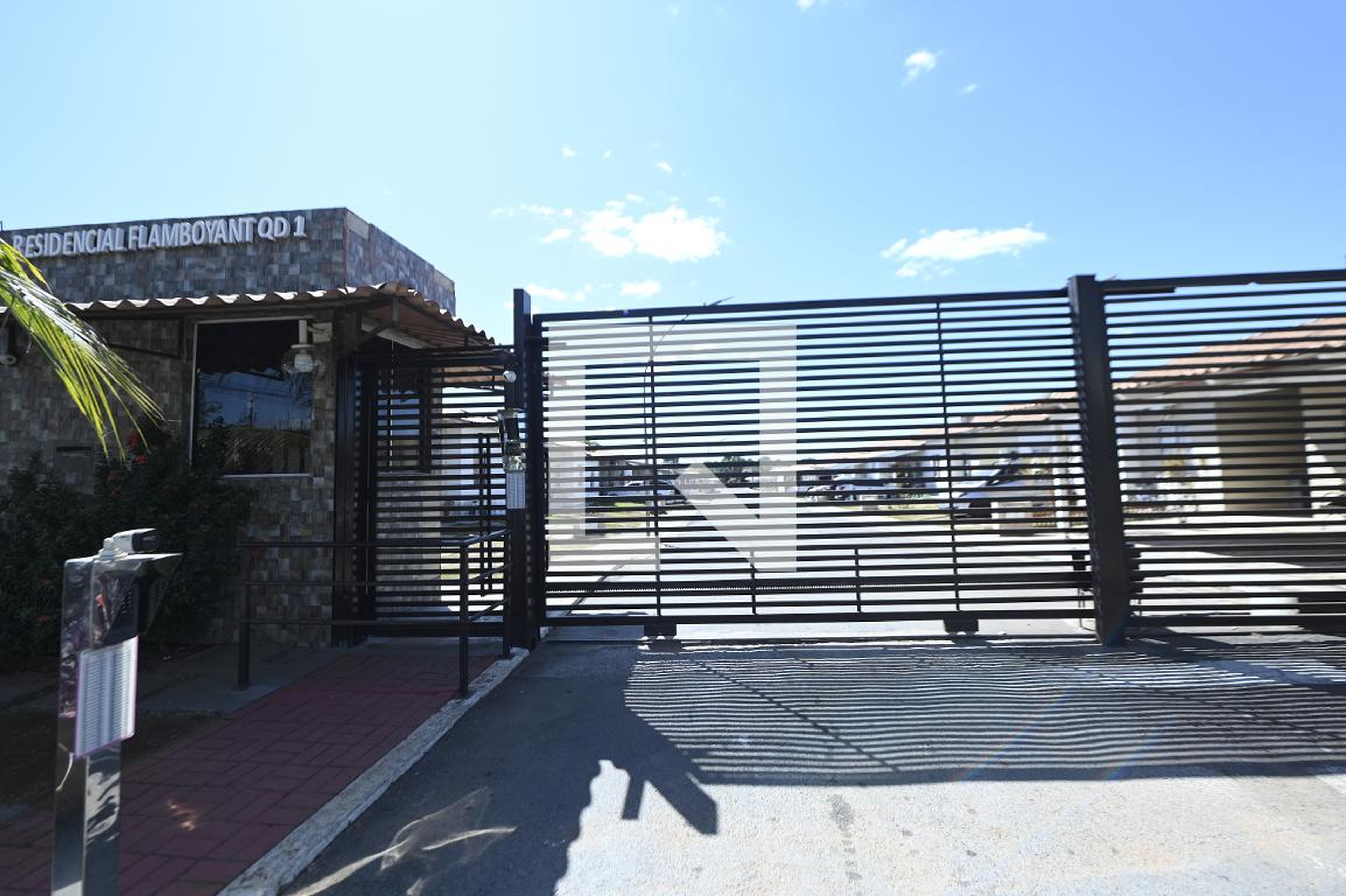 Fachada Condomínio em Rua JAV 5, 17