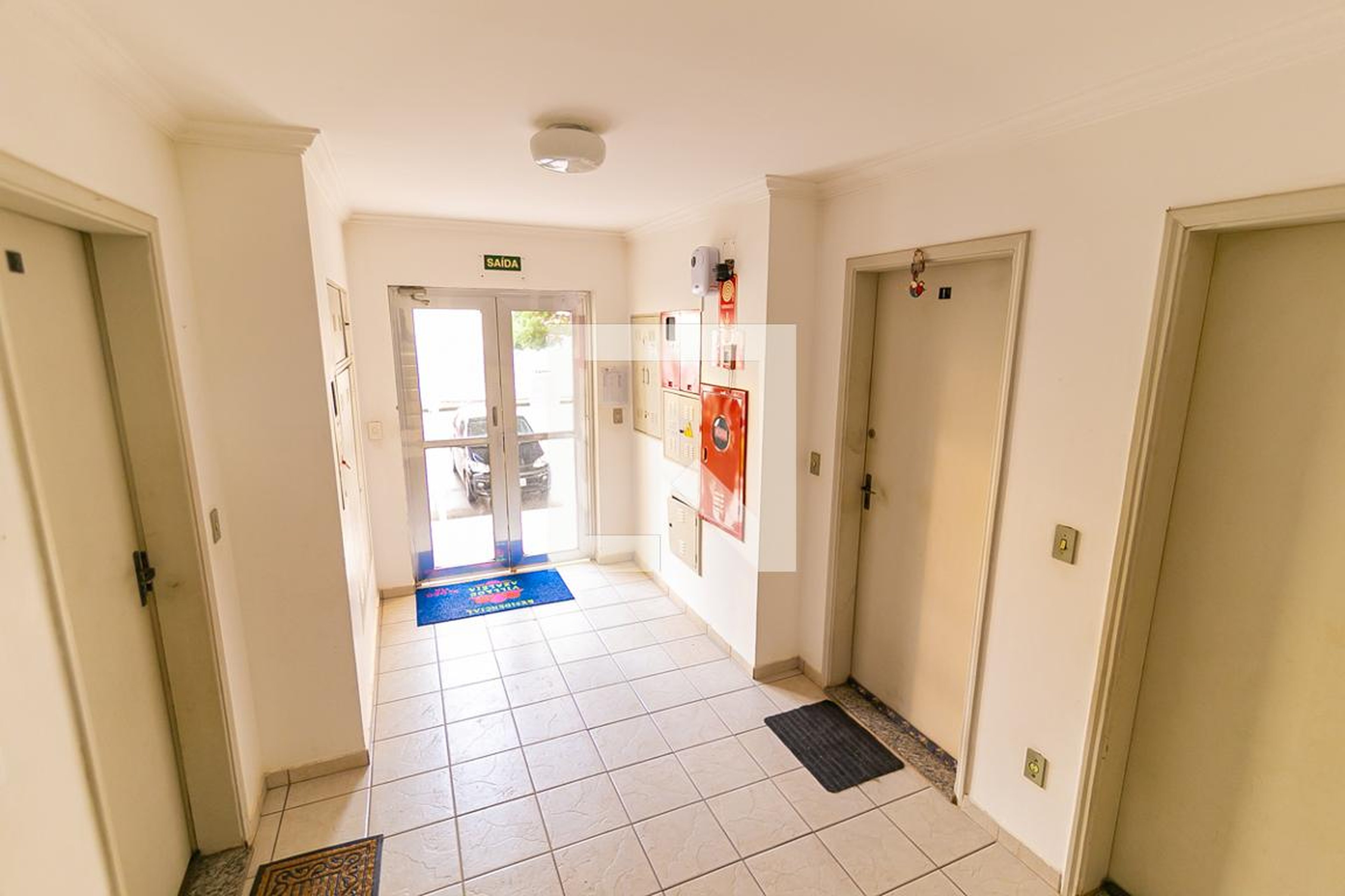 Hall de entrada Condomínio Village Azaleia