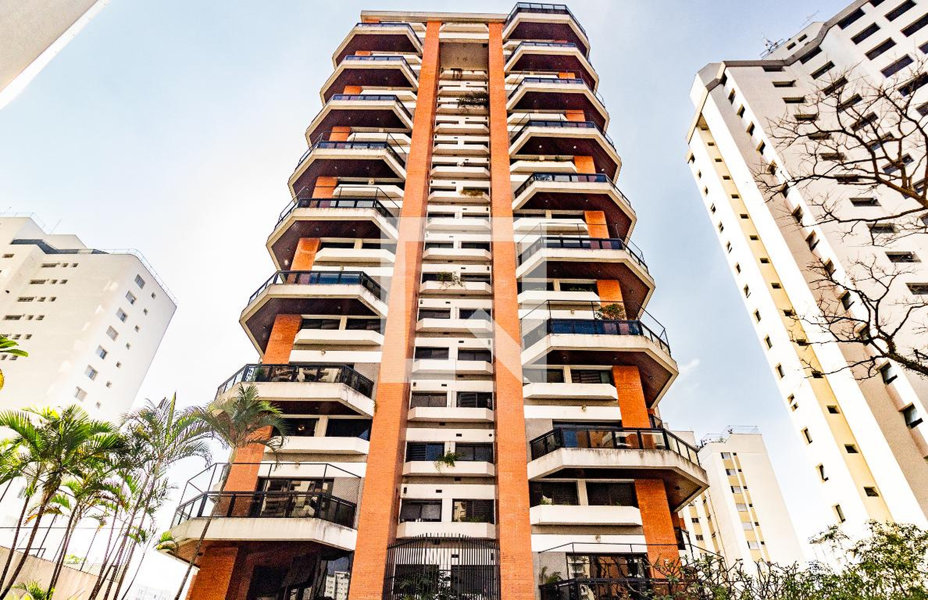 Fachada do Prédio Condomínio West Side